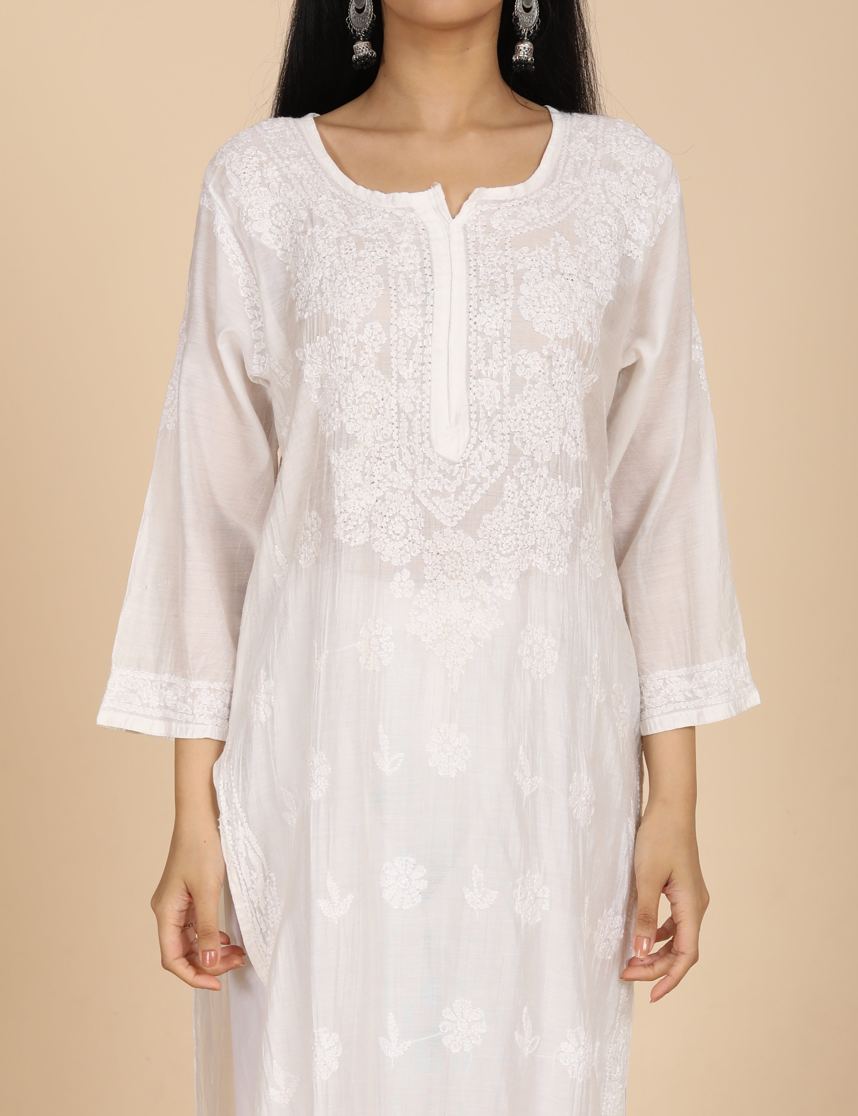 Hassas White Chikankari Kurta