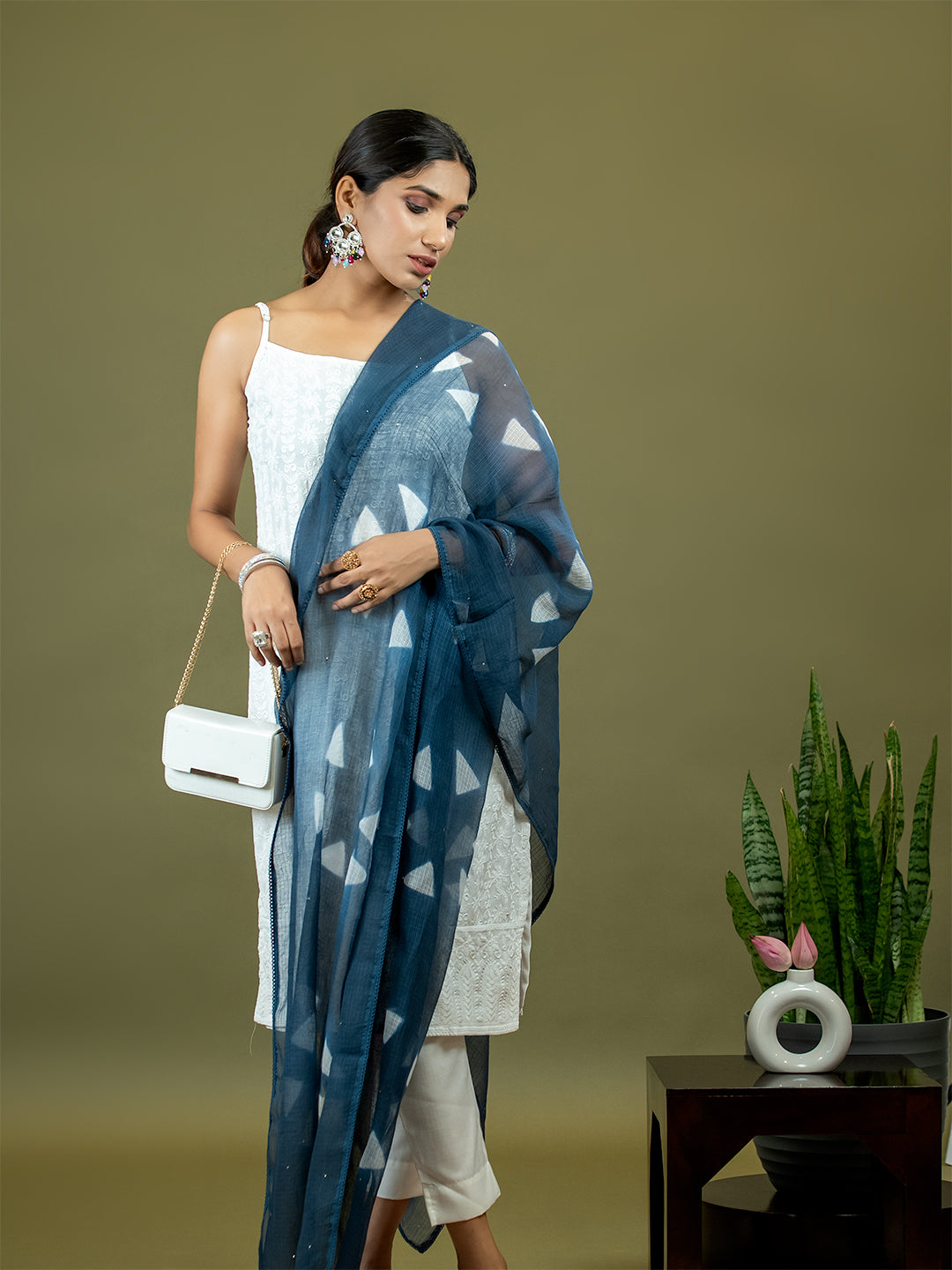 Chhayaa Navy Shibori Dupatta