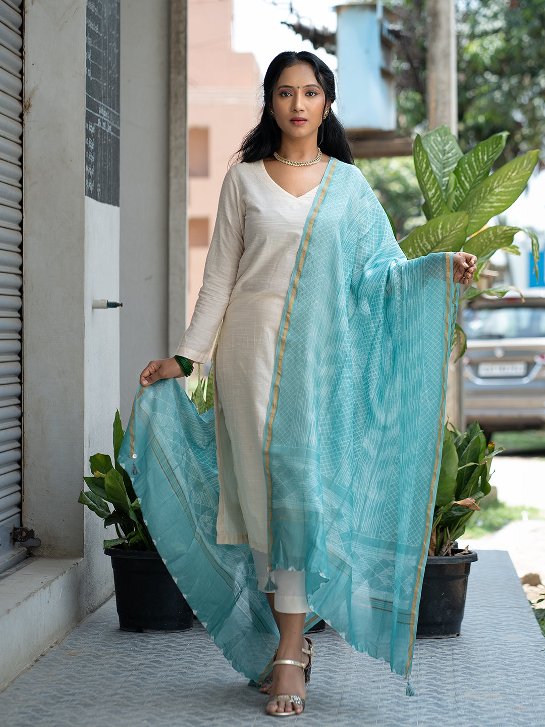 Rangrez Sky Blue Shibori Dupatta