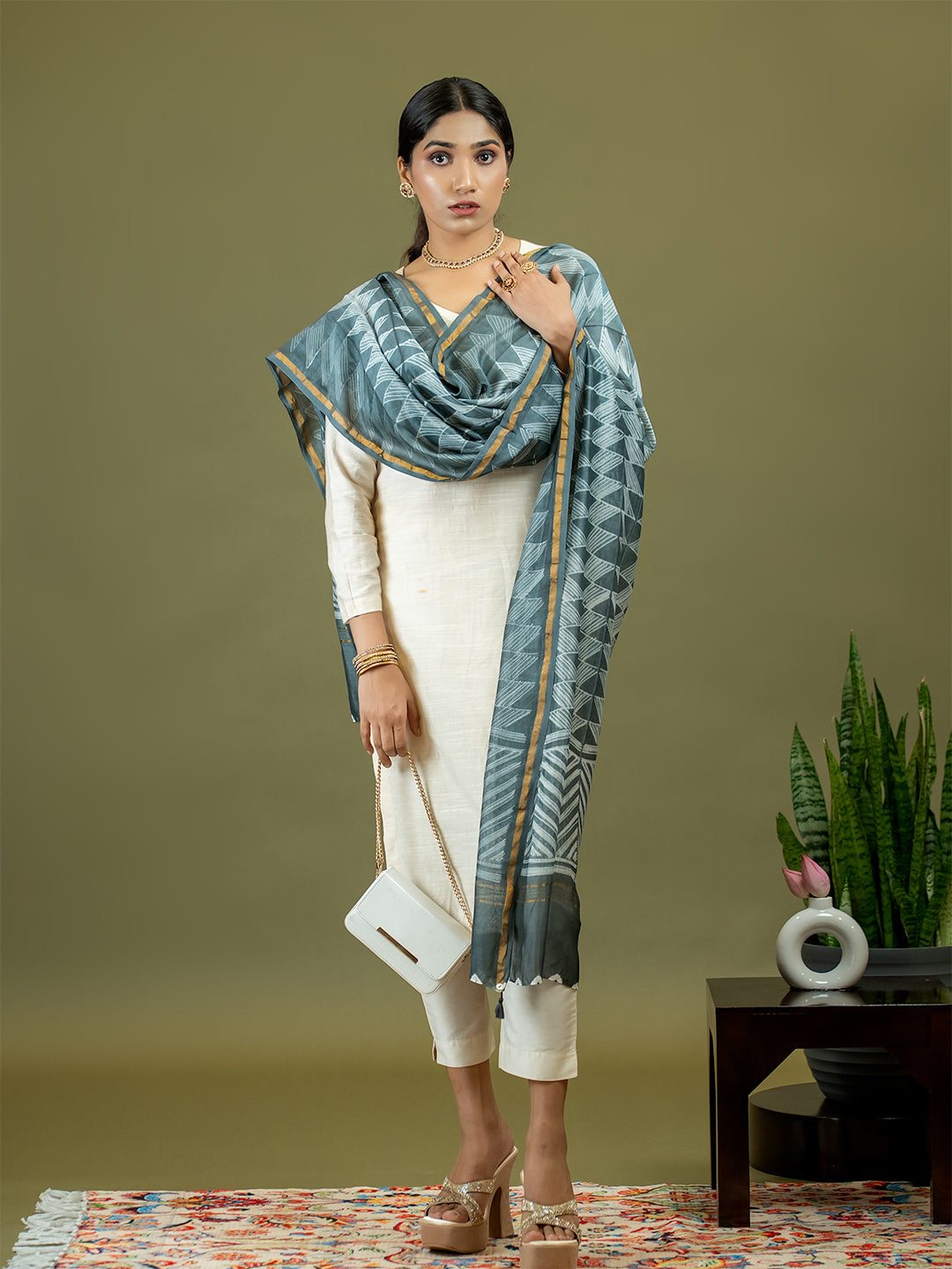 Rangrez Grey Shibori Dupatta