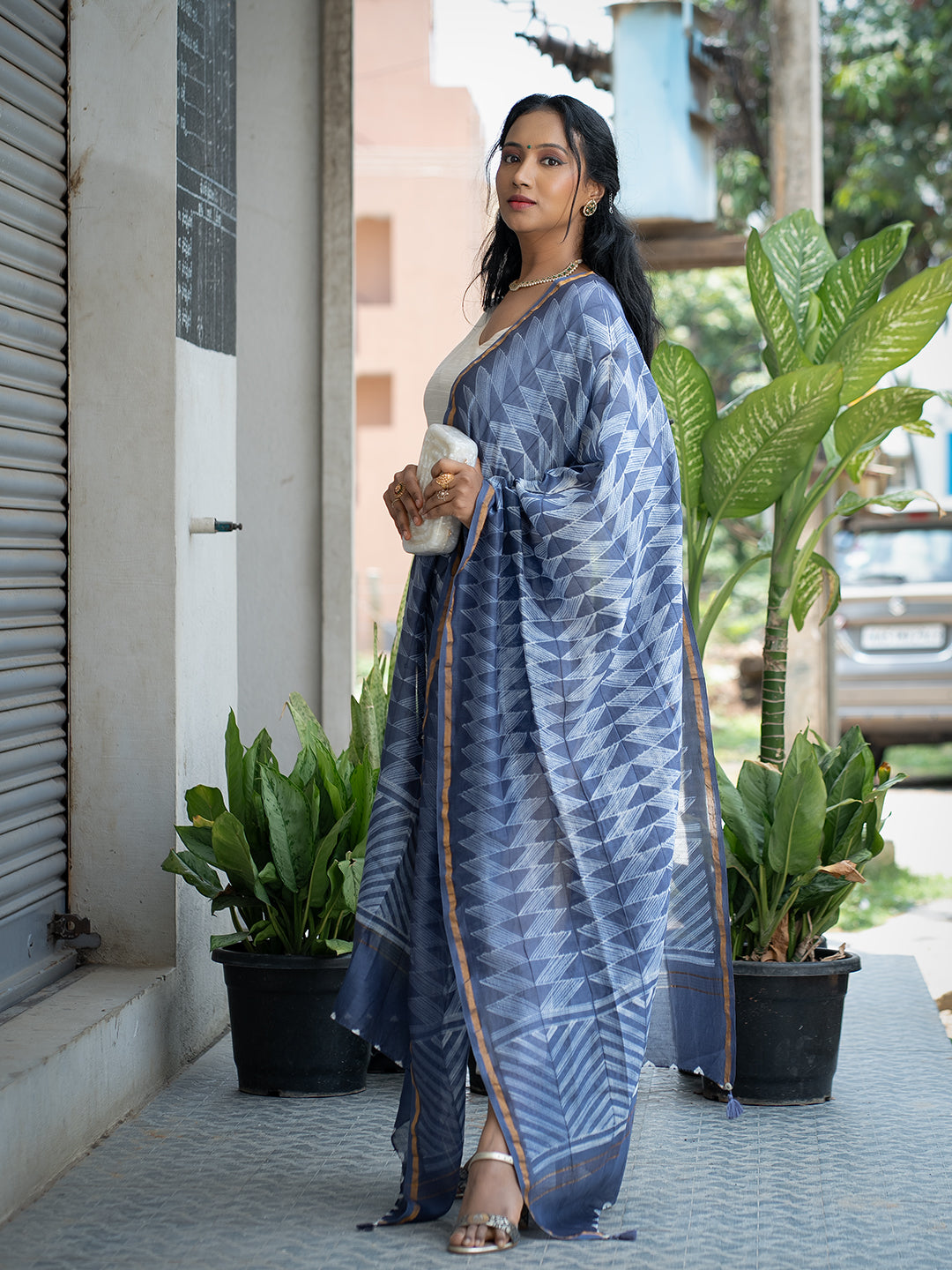 Rangrez Indigo Shibori Dupatta