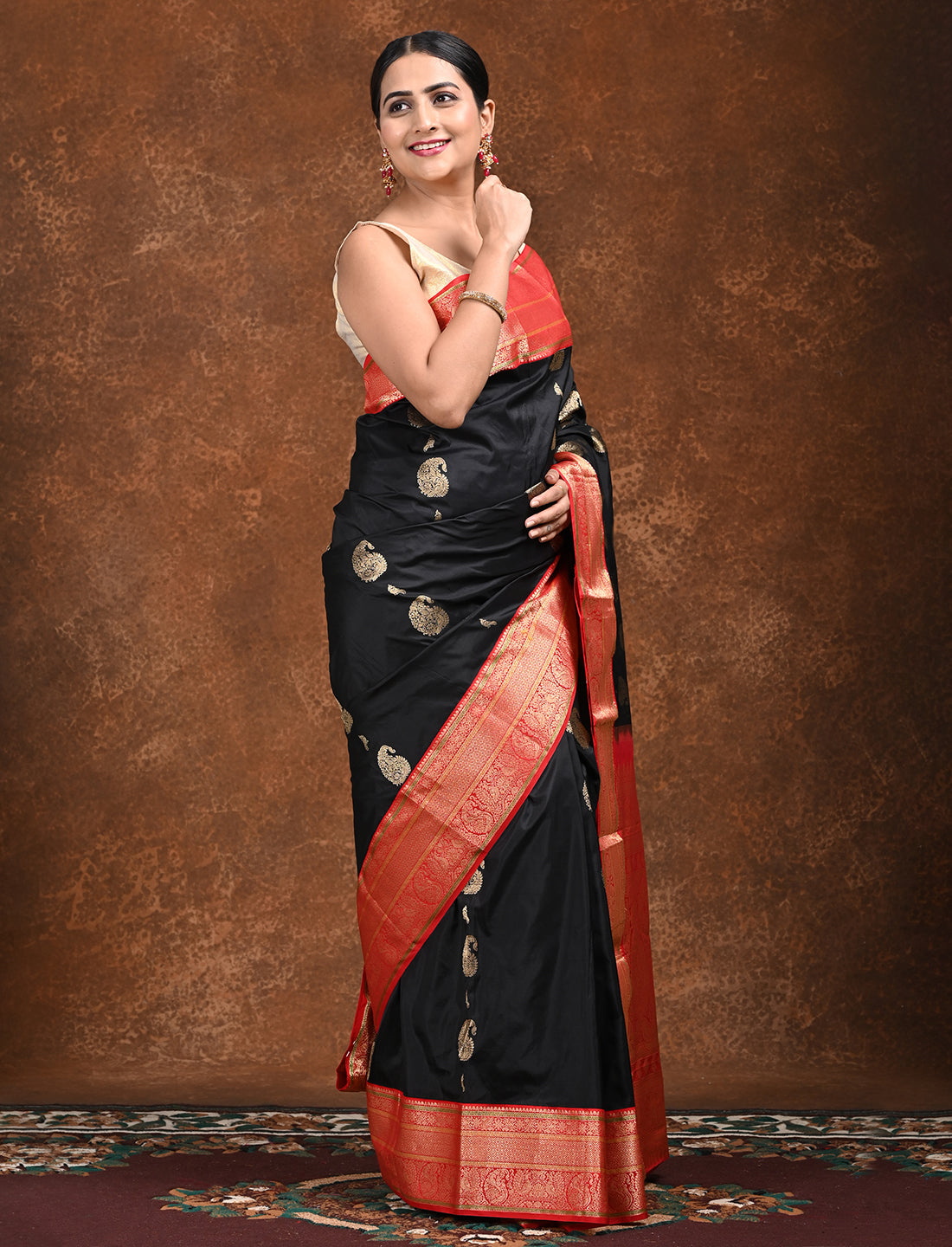 Pratha Black Kanjeevaram Saree