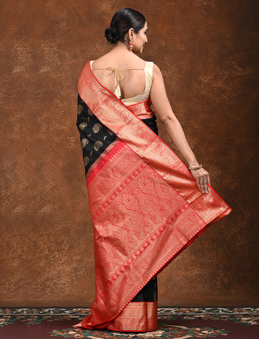 Pratha Black Kanjeevaram Saree