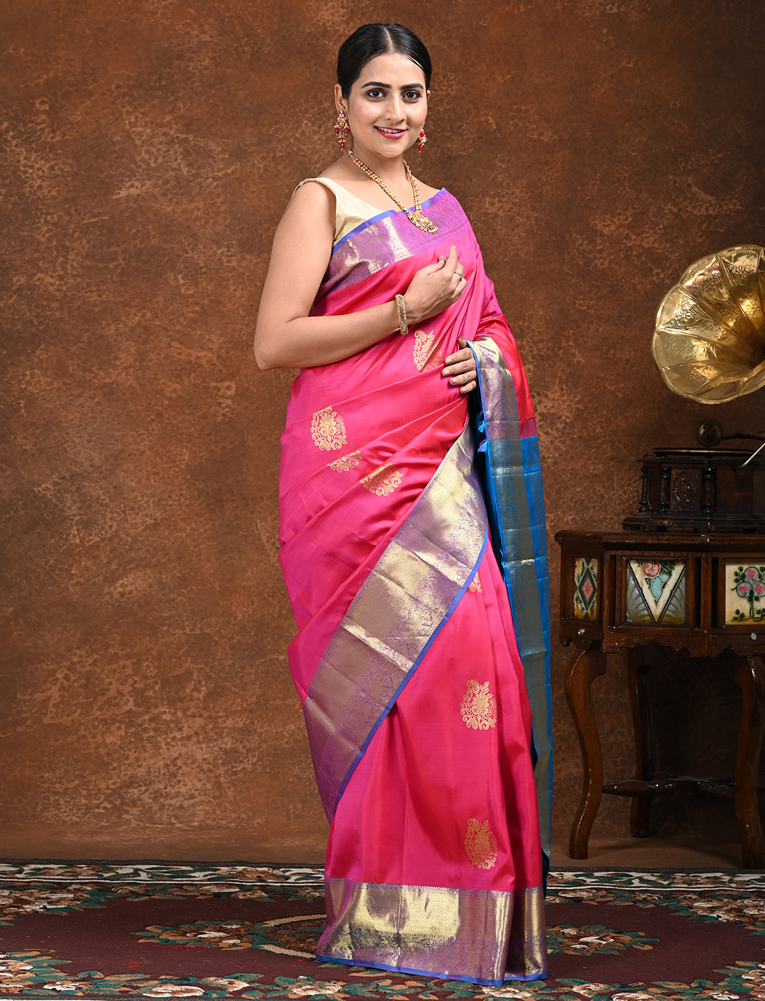 Shailee Fuchsia Kanjeevaram Saree