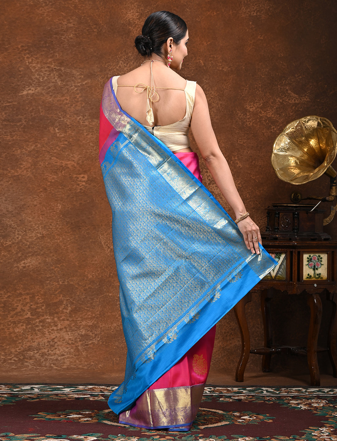 Shailee Fuchsia Kanjeevaram Saree