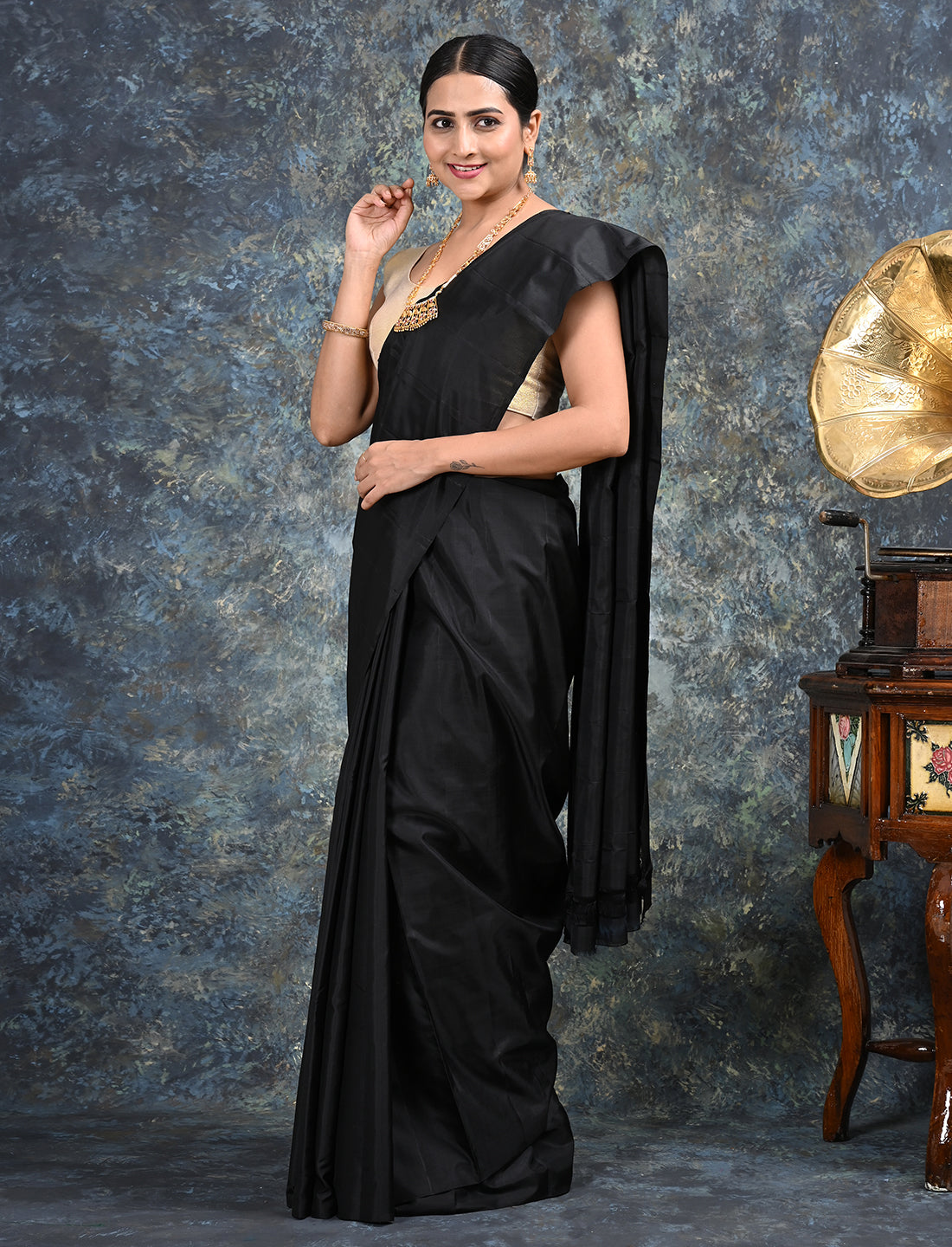 Ratnangi Black Mulberry Silk Saree