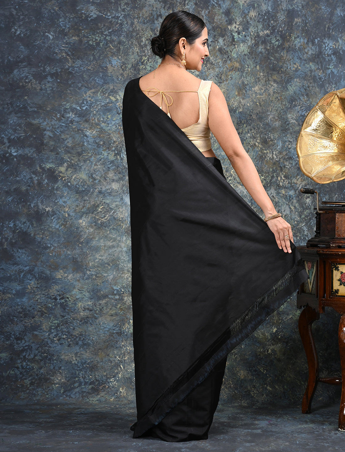 Ratnangi Black Mulberry Silk Saree