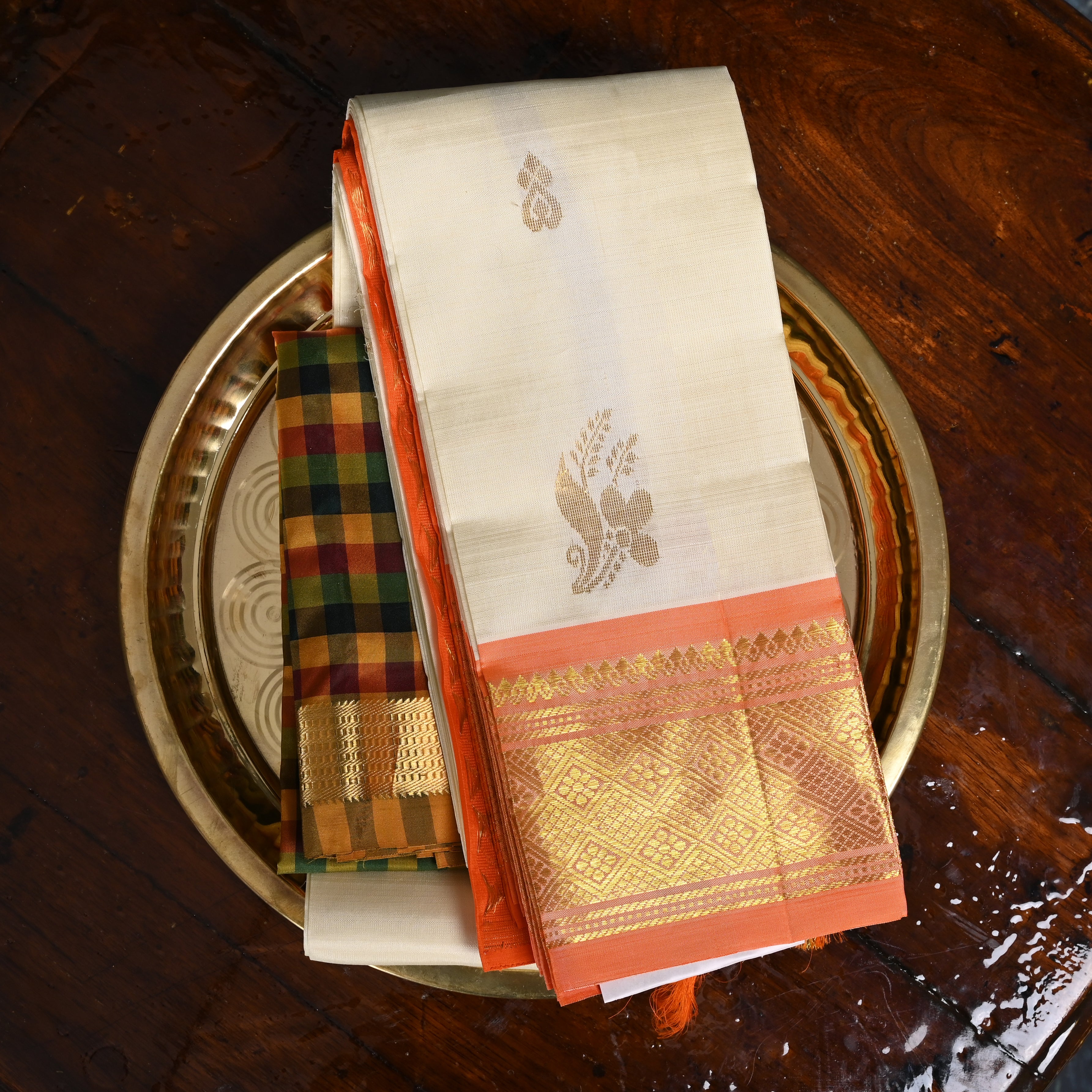 Pratha Off White Kanjeevaram Saree