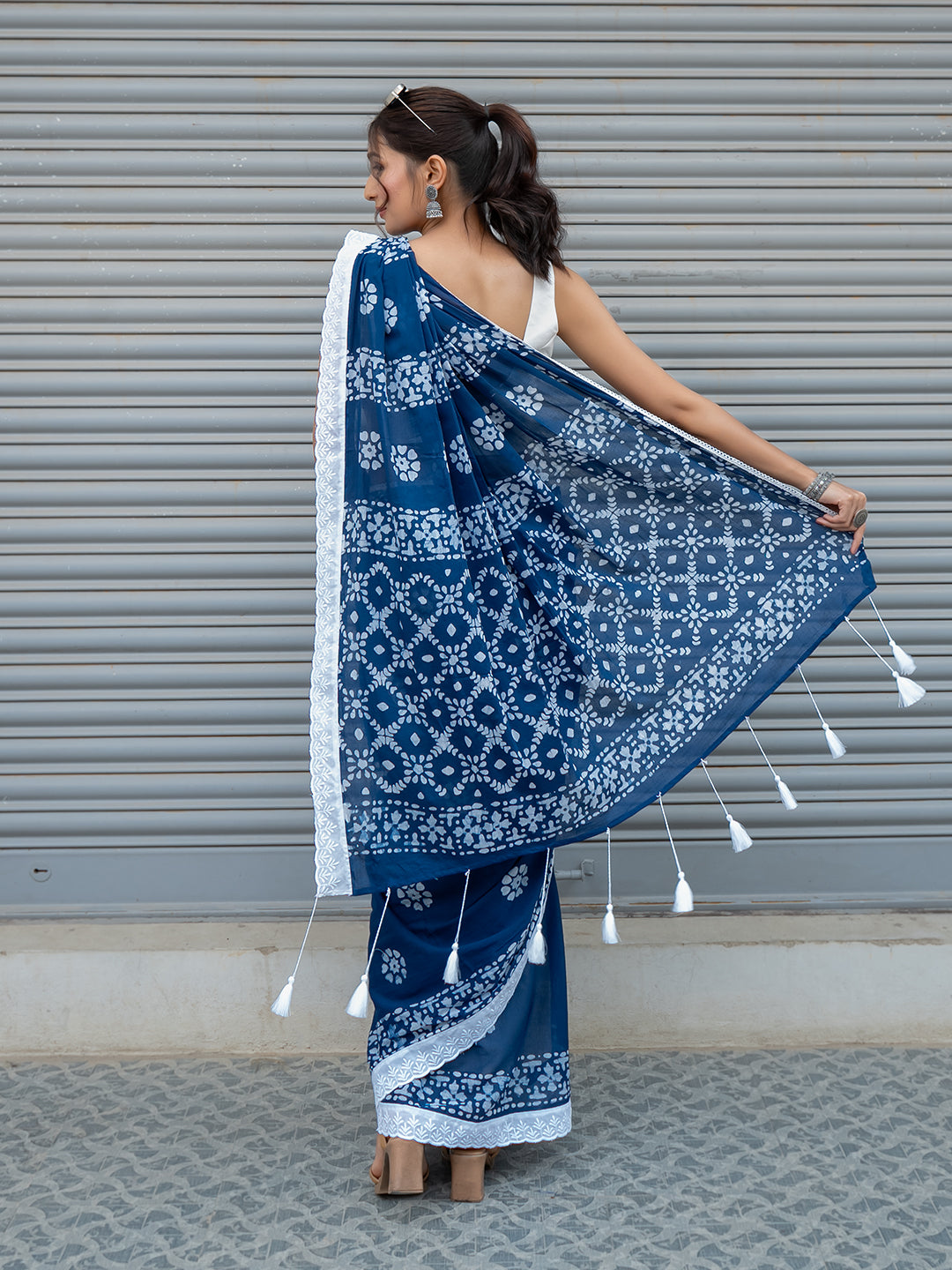 Suti Dil Indigo Batik Saree