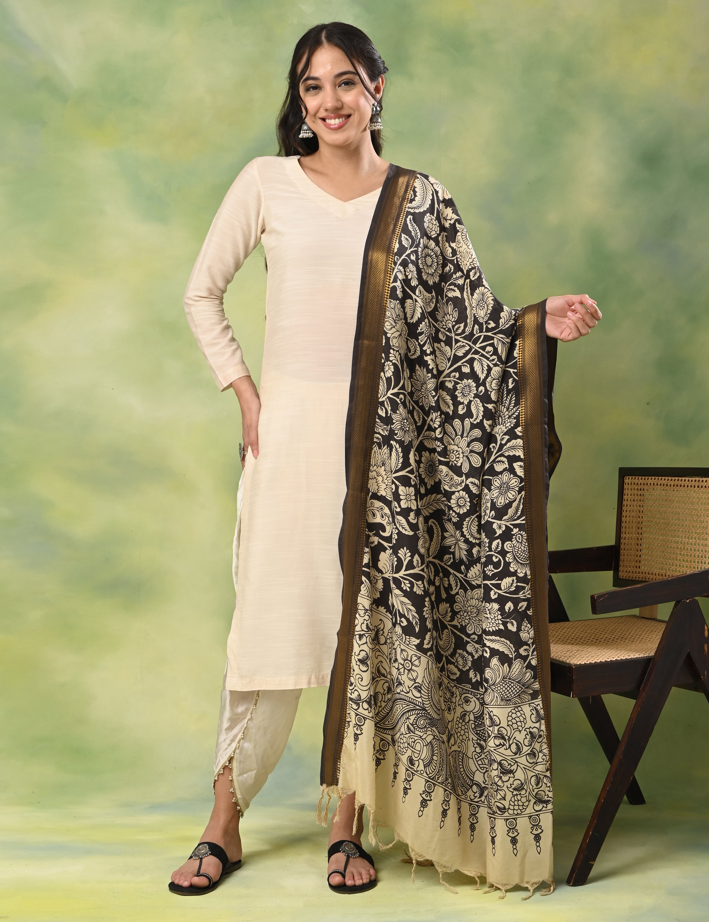 Thavare Dark Grey Pen Kalamkari Dupatta