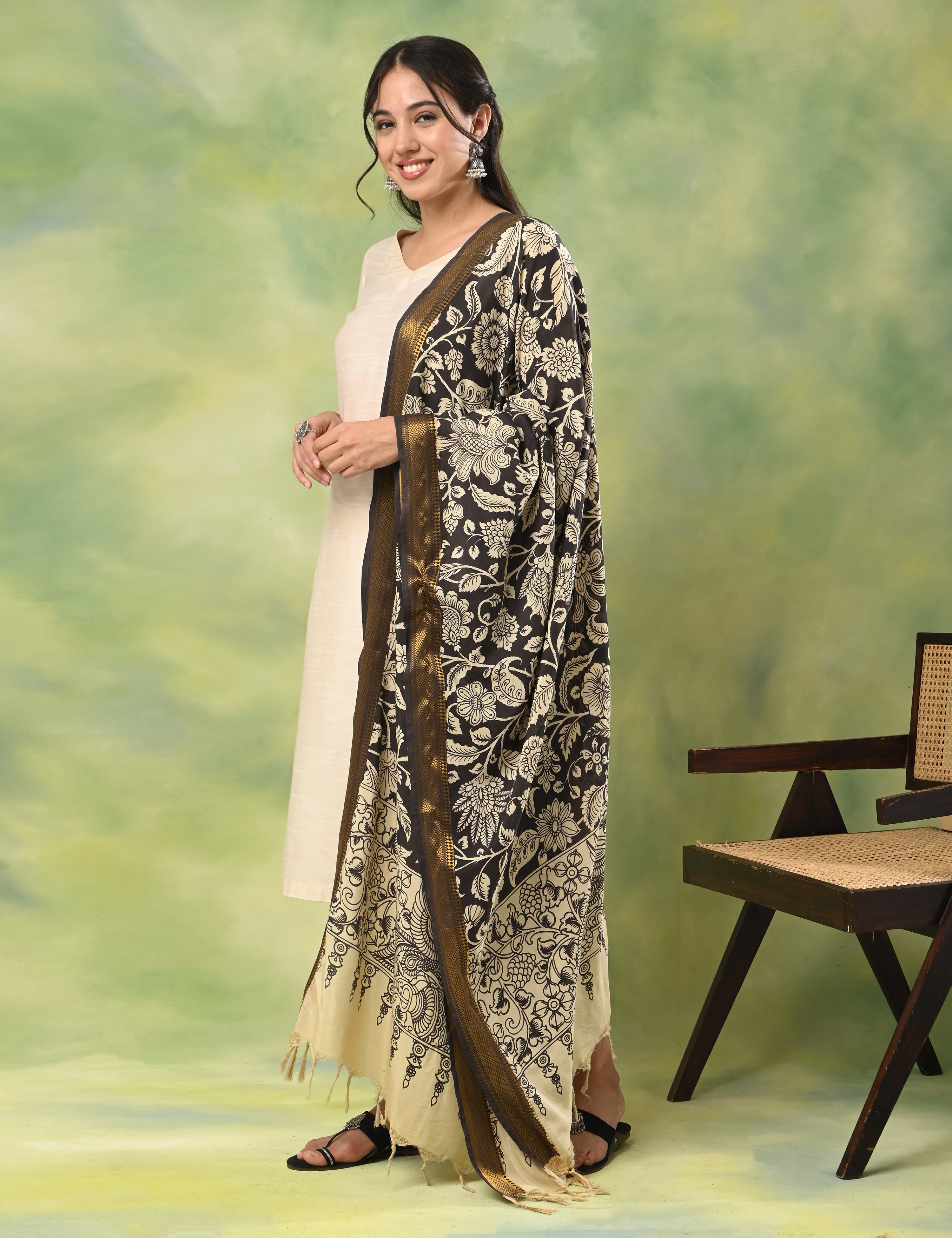 Thavare Dark Grey Pen Kalamkari Dupatta