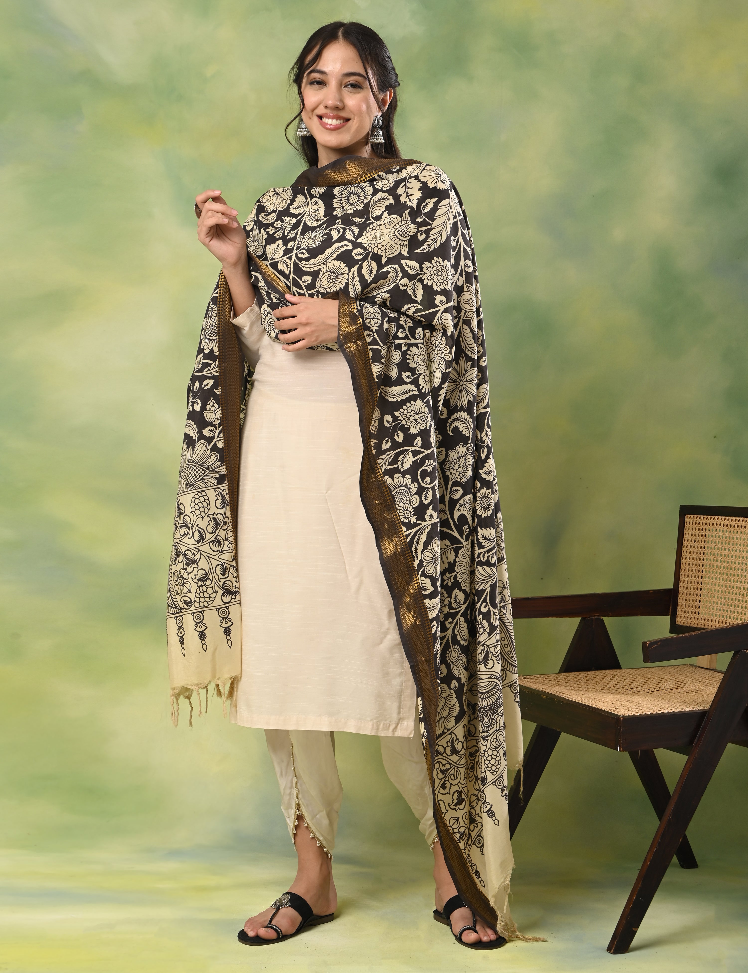 Thavare Dark Grey Pen Kalamkari Dupatta
