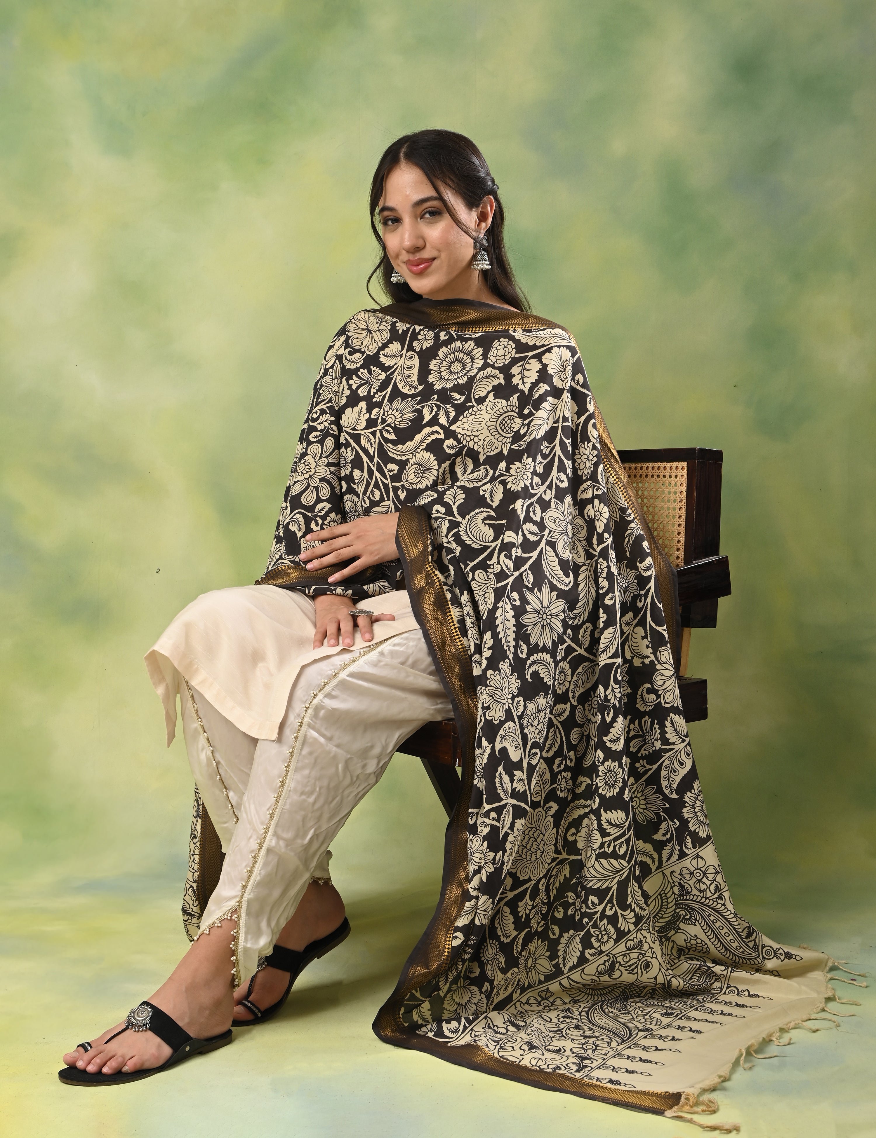 Thavare Dark Grey Pen Kalamkari Dupatta