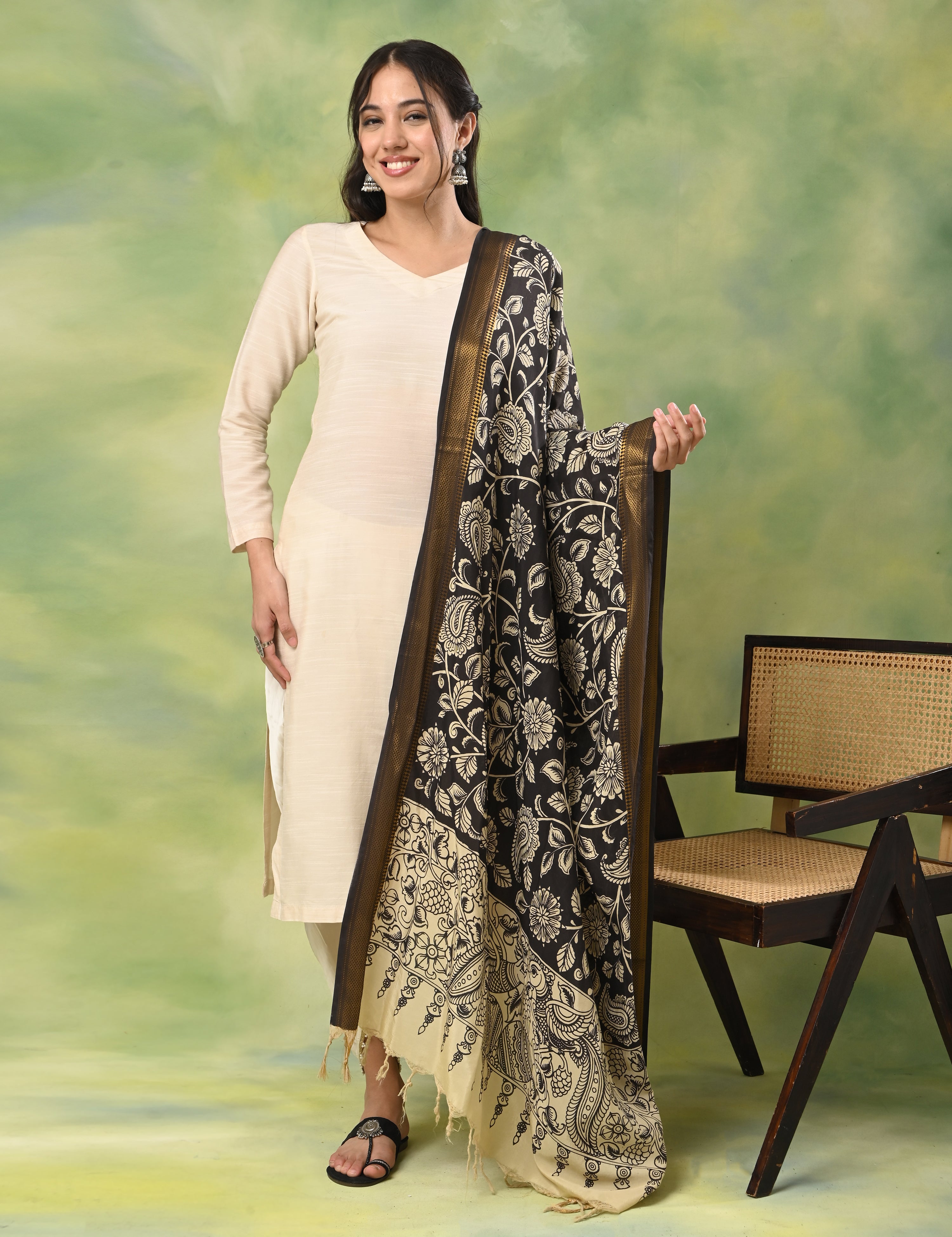 Thavare Black Pen Kalamkari Dupatta