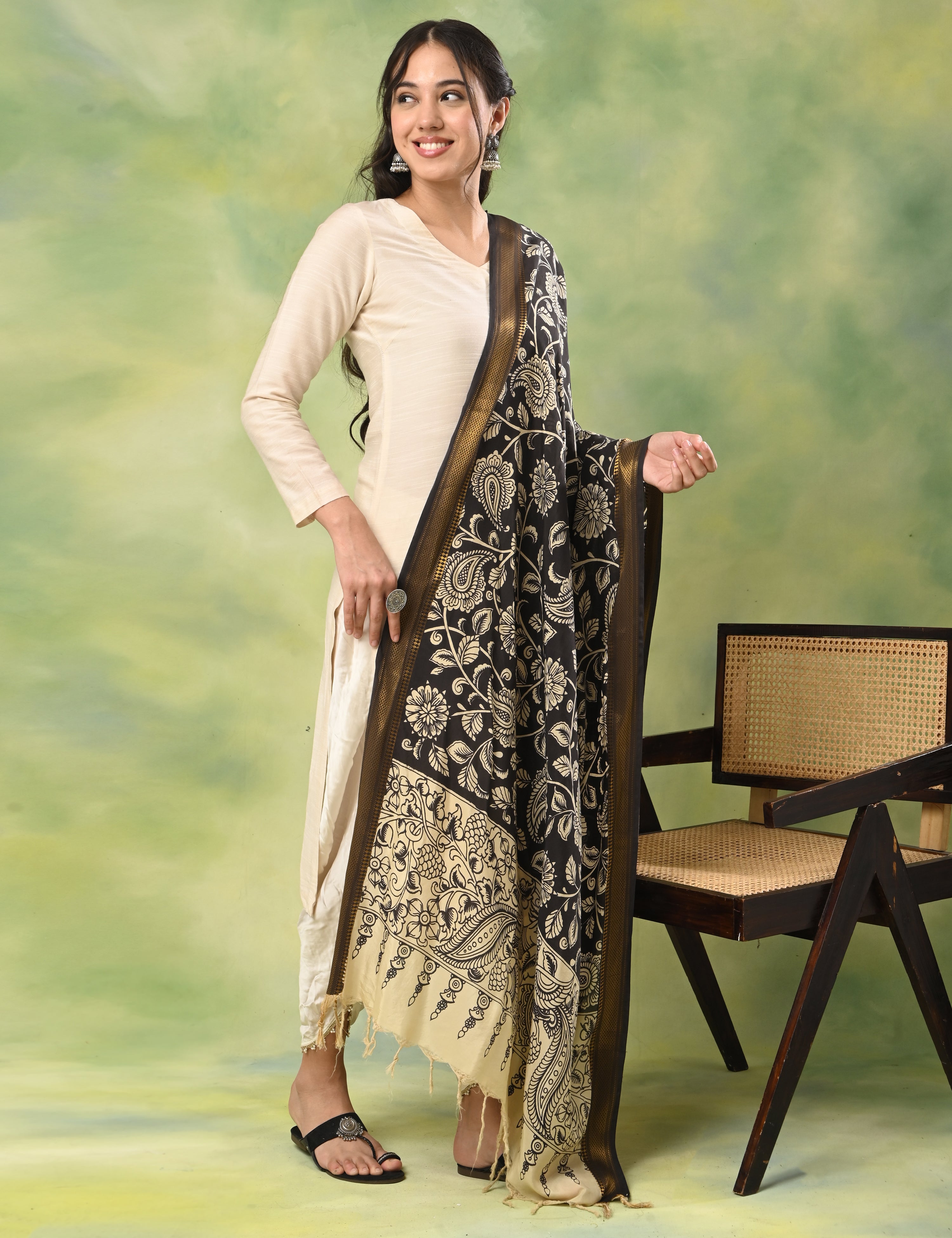 Thavare Black Pen Kalamkari Dupatta