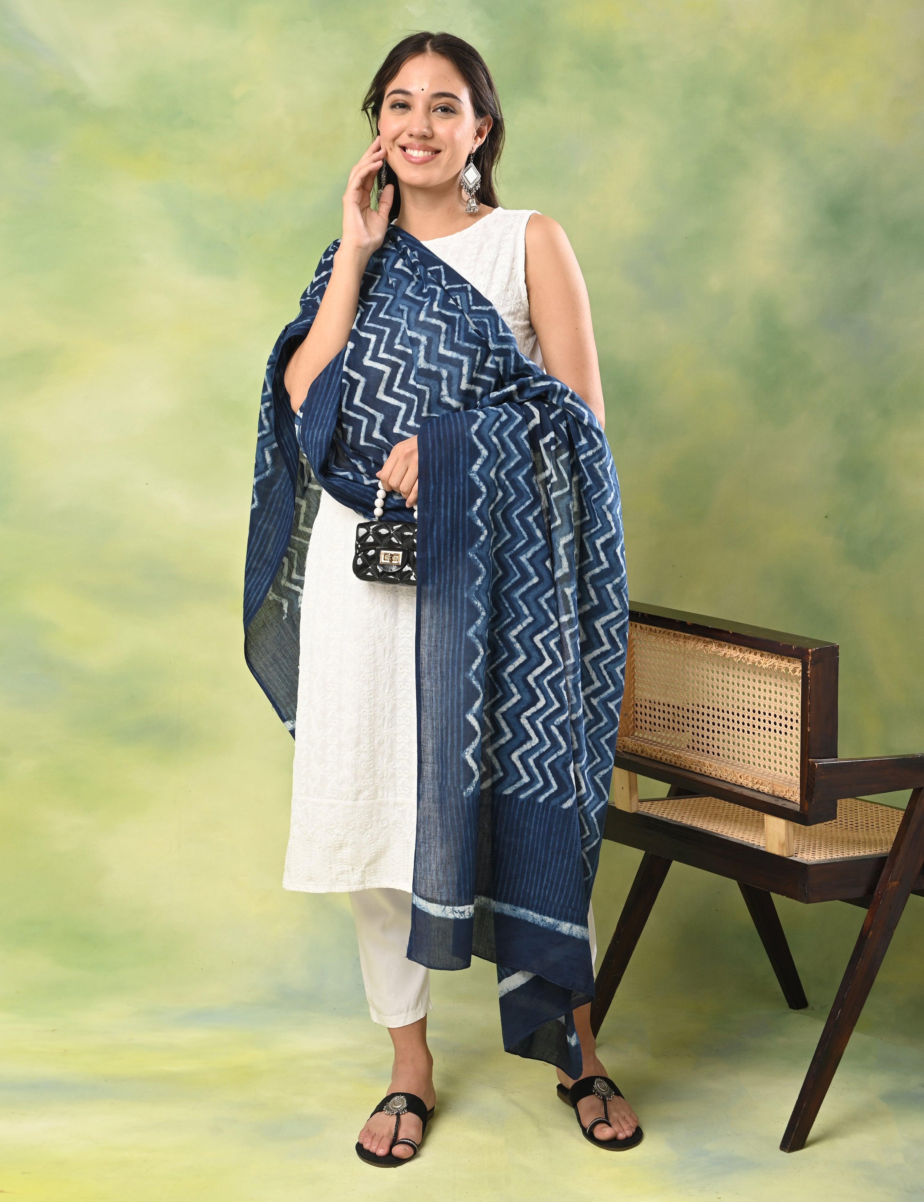 Trayas Indigo Dabu Dupatta