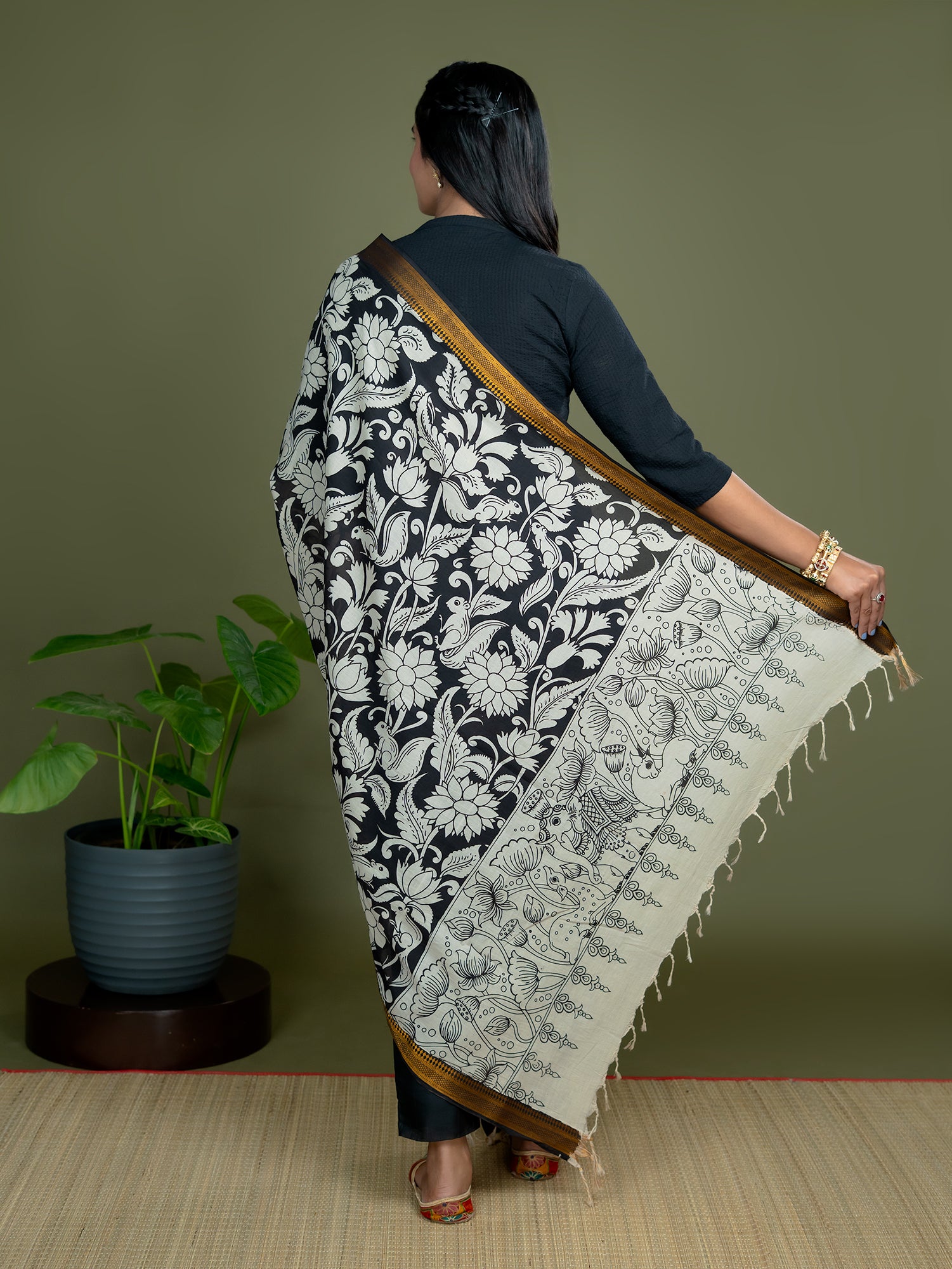 Lekhika Beige Kalamkari Dupatta
