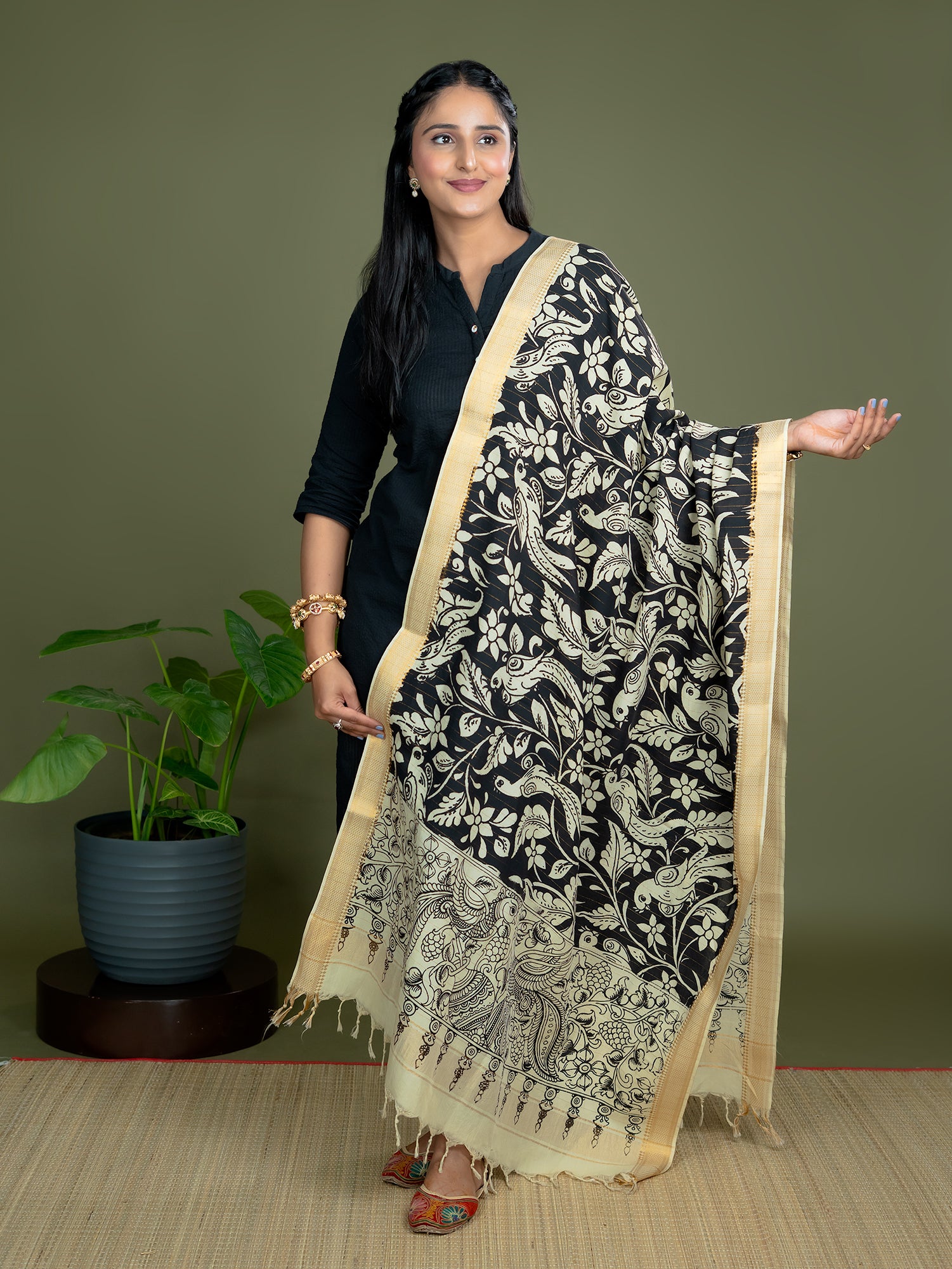Kalpa Khaki Kalamkari Dupatta