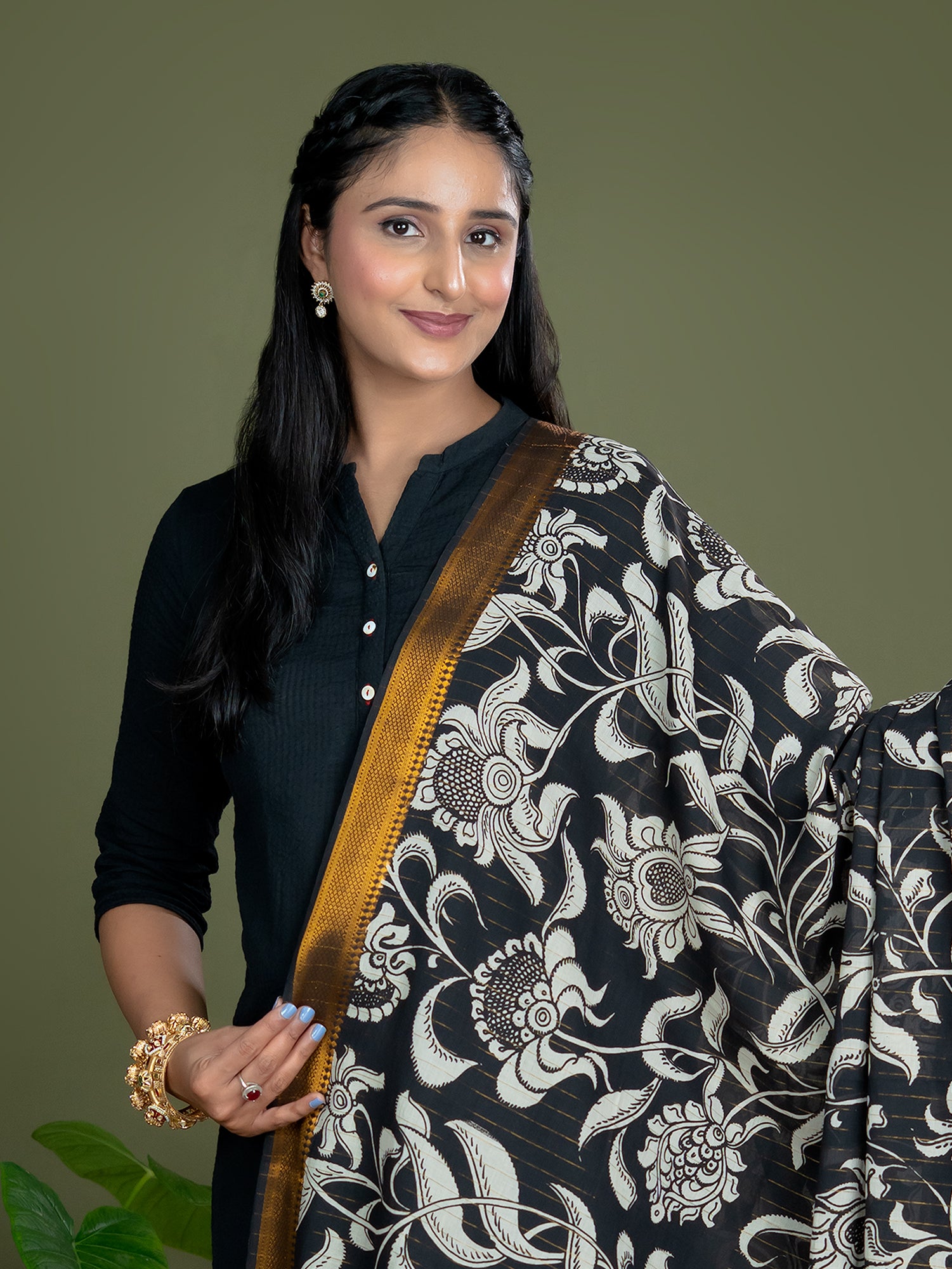 Lekhika Black Kalamkari Dupatta