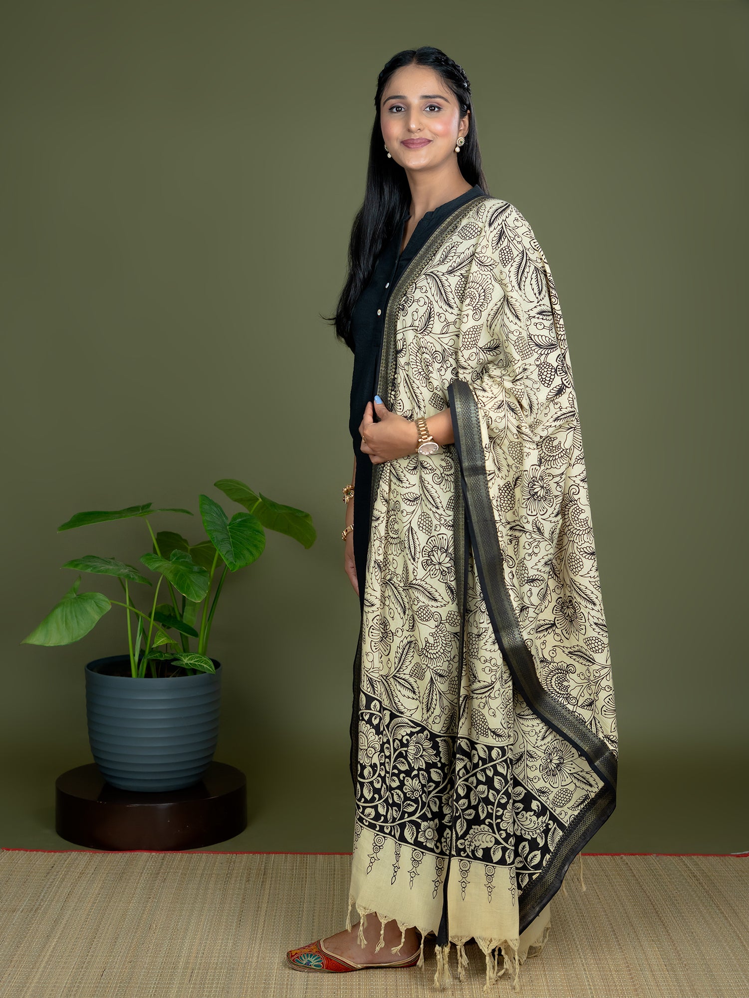 Lekhika Khaki Kalamkari Dupatta