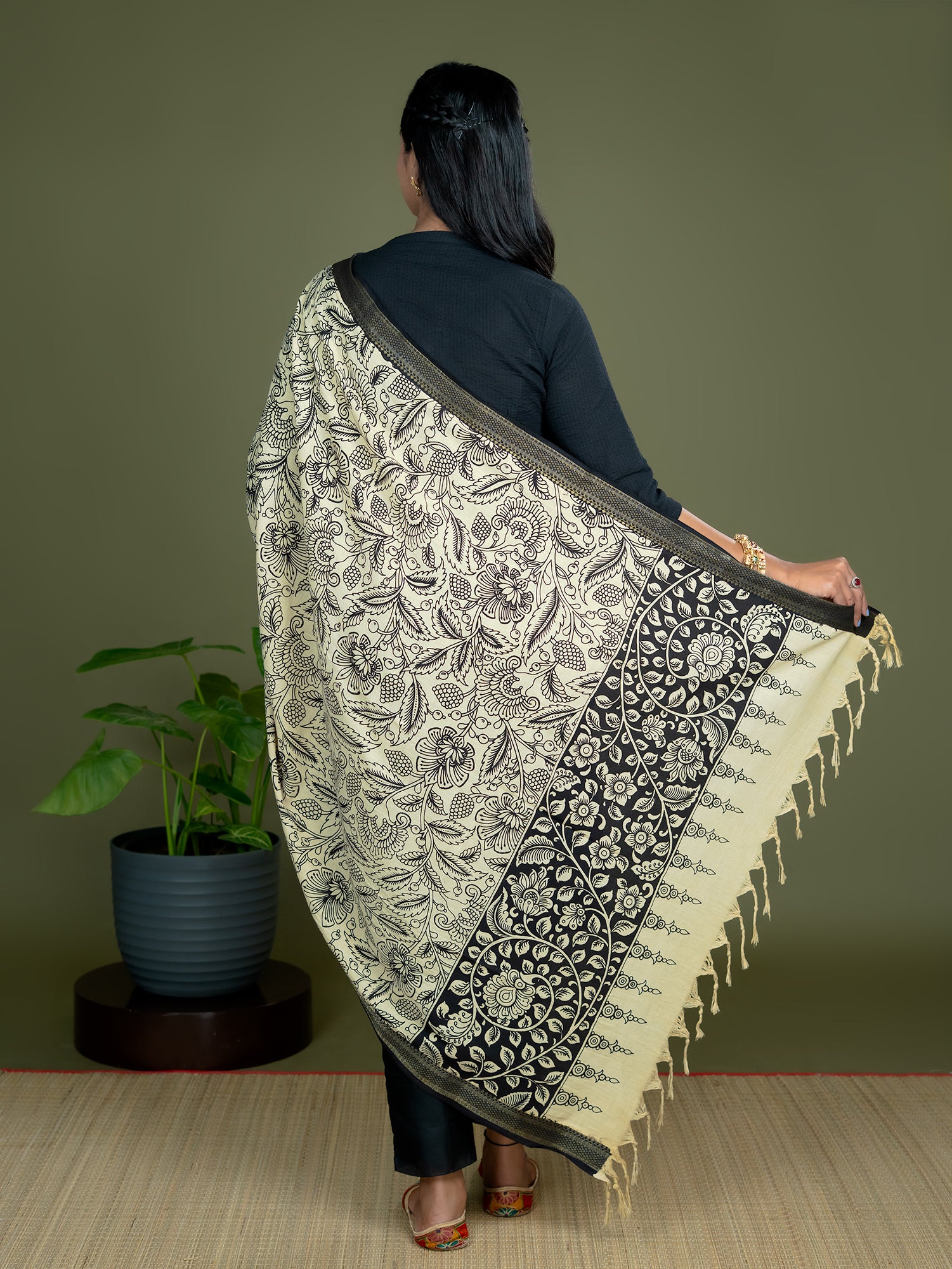 Lekhika Khaki Kalamkari Dupatta