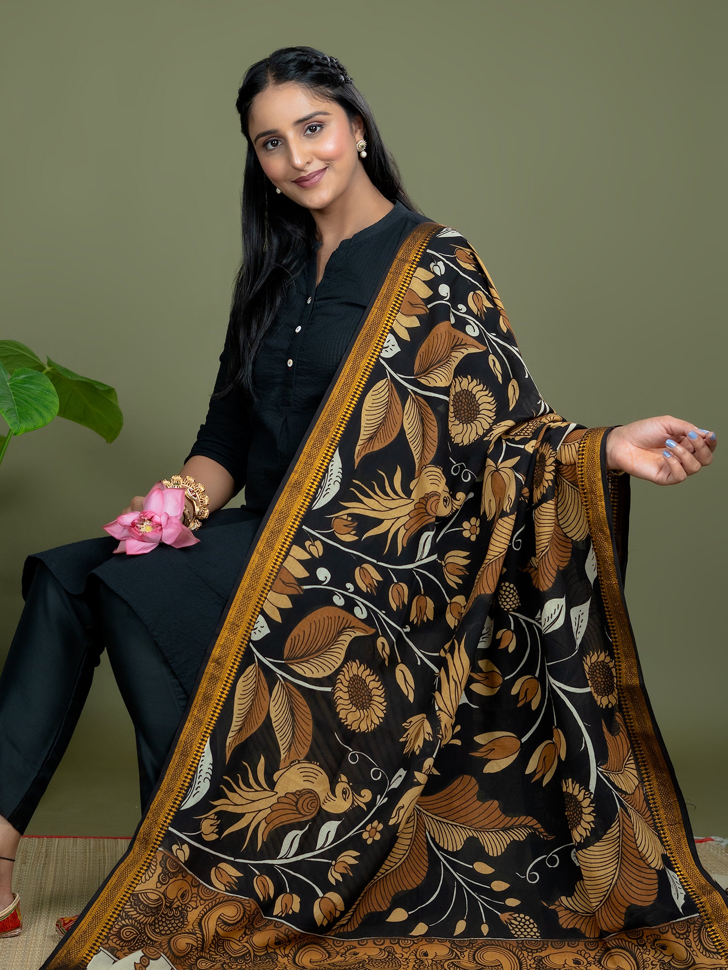 Roopika Black Kalamkari Dupatta