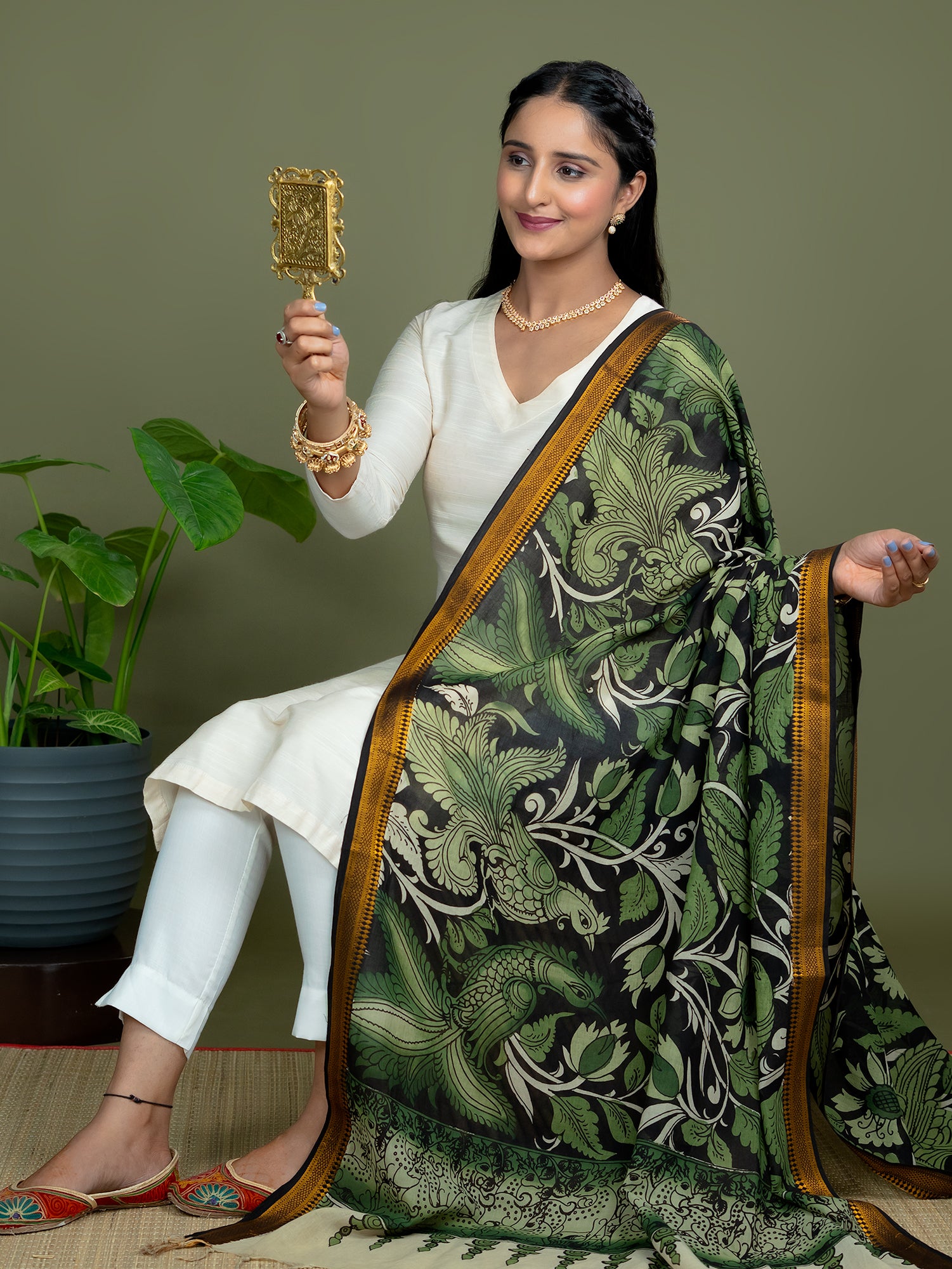 Roopika Green Kalamkari Dupatta