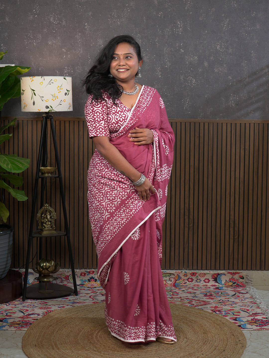 Suti Mudra Dusty Pink Batik Saree