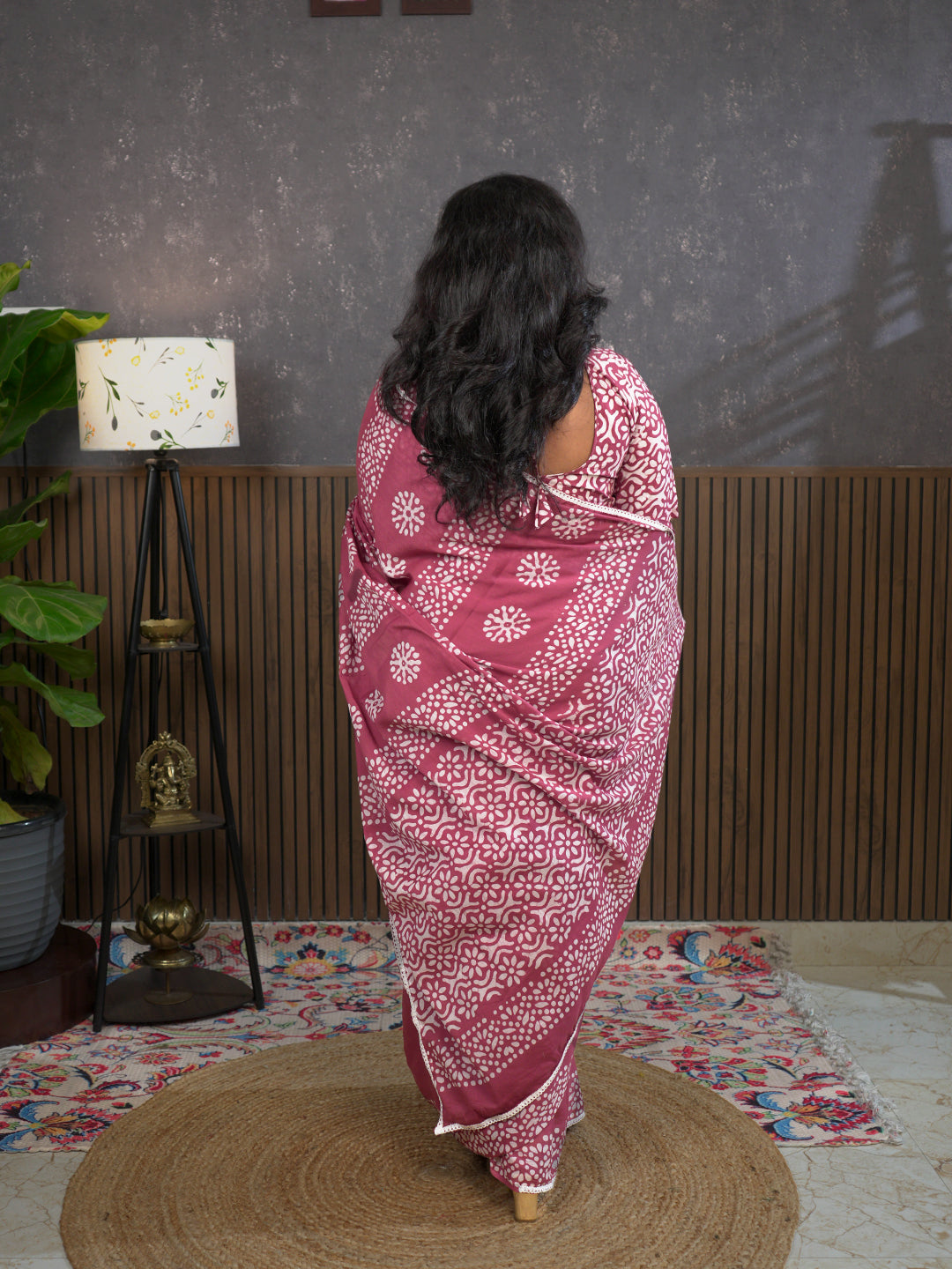 Suti Mudra Dusty Pink Batik Saree