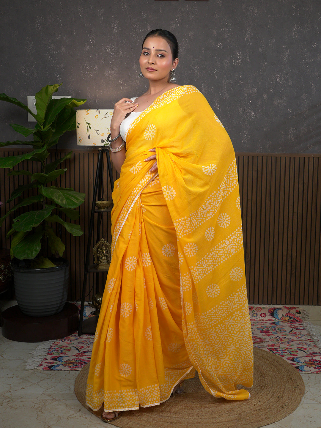 Suti Mudra Yellow Batik Saree