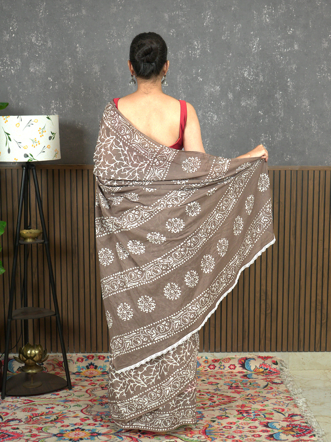 Suti Jaal Brown Batik Saree