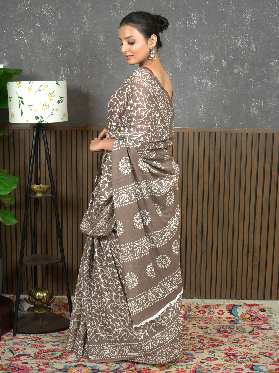 Suti Jaal Brown Batik Saree