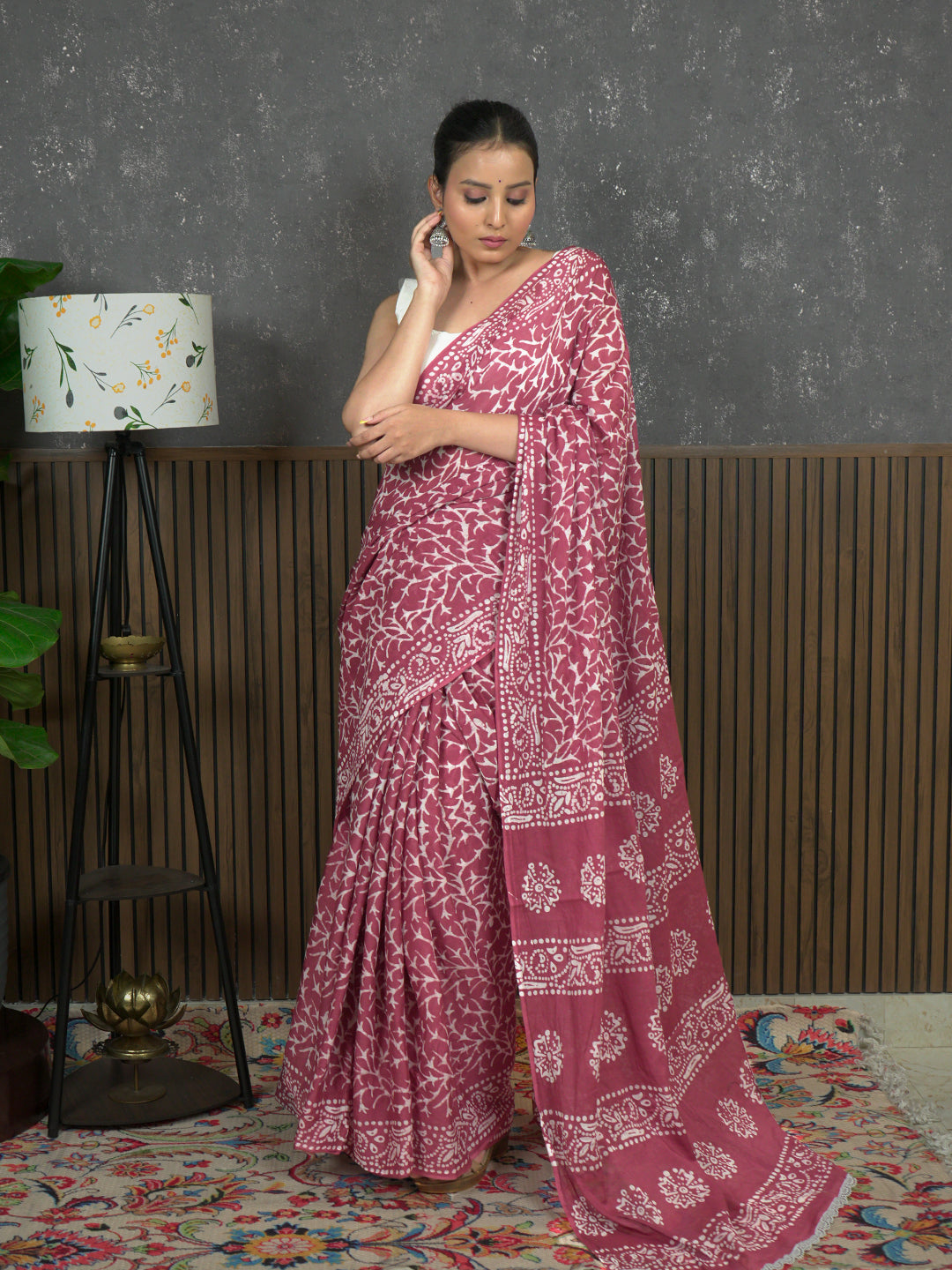 Suti Jaal Dusty Pink Batik Saree
