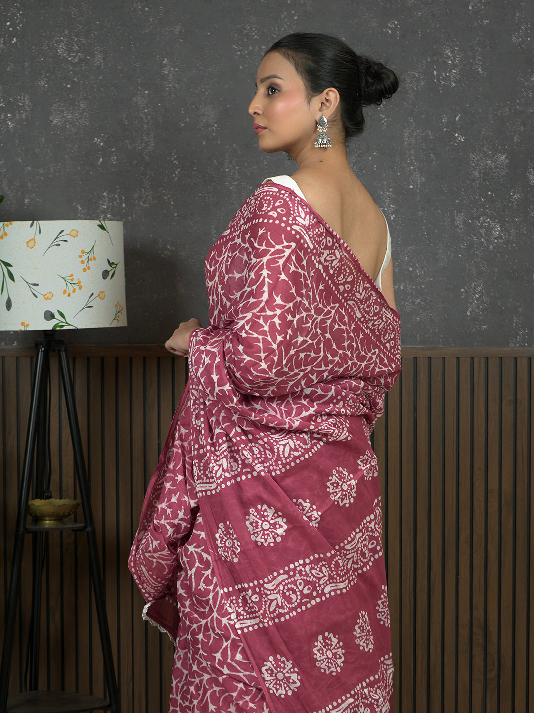 Suti Jaal Dusty Pink Batik Saree