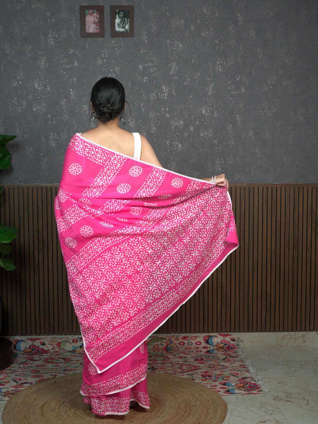 Suti Mudra Pink Batik Saree