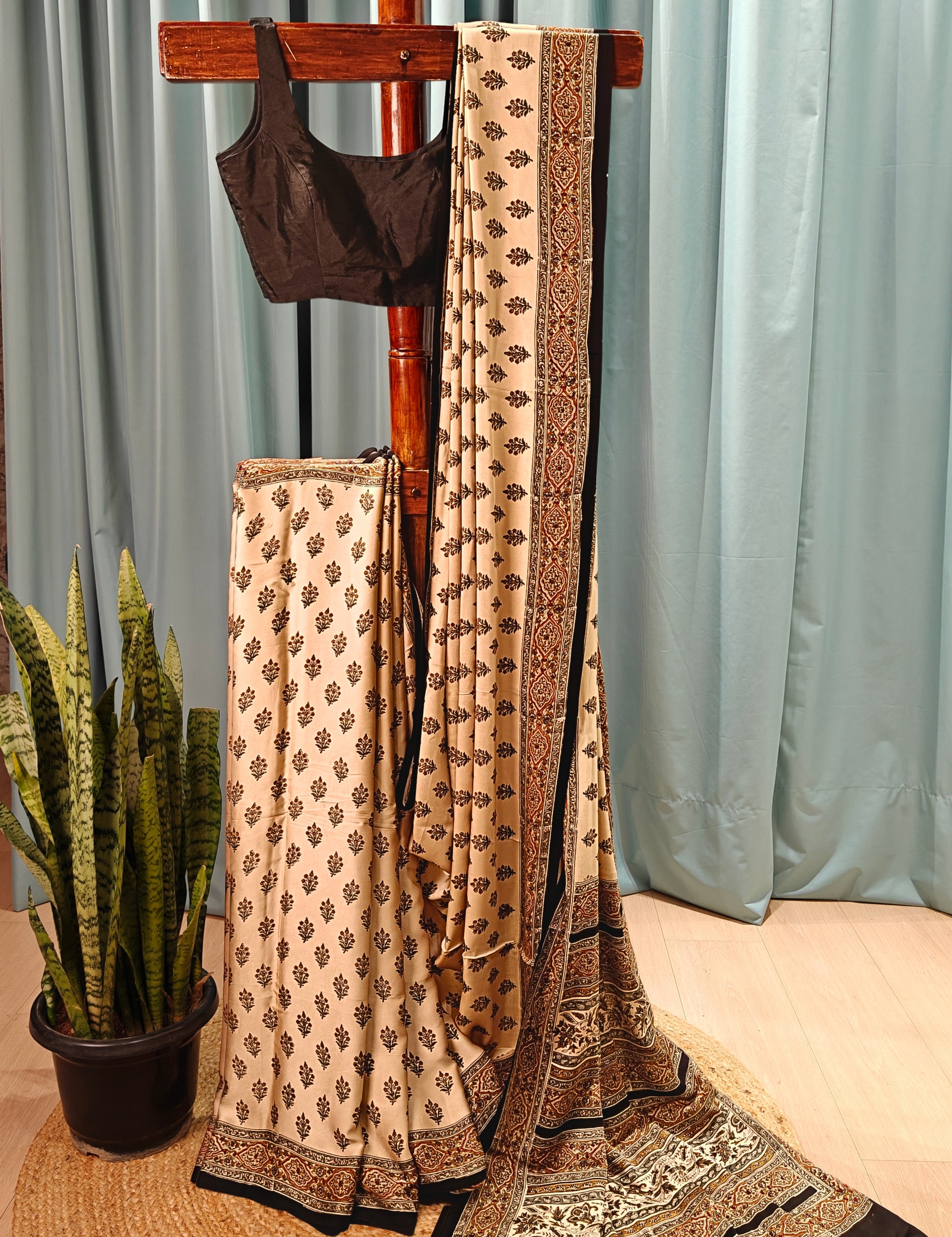 Upvan Khaki Bagru Saree