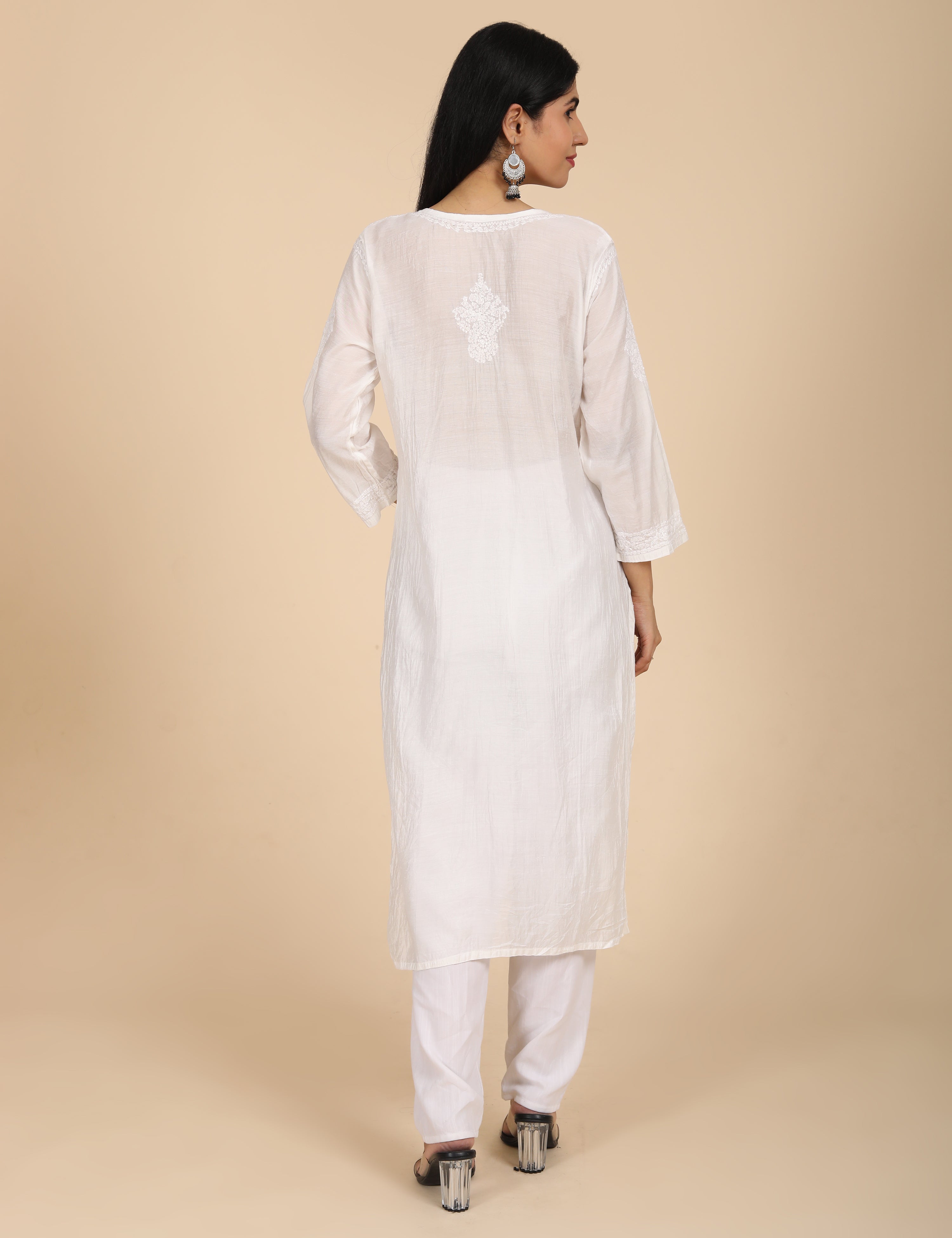 Hassas White Chikankari Kurta