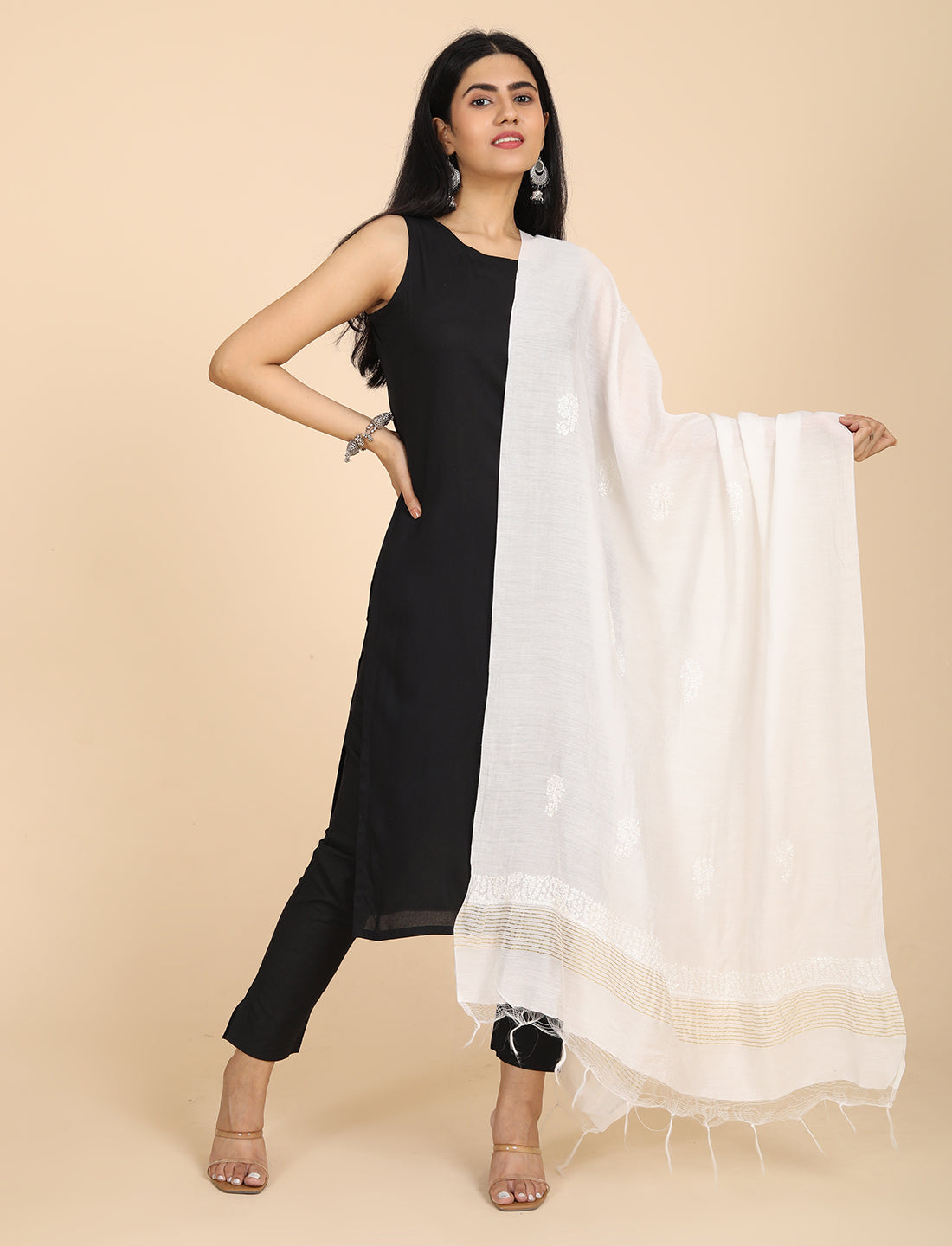 Noor White Chikankari Dupatta