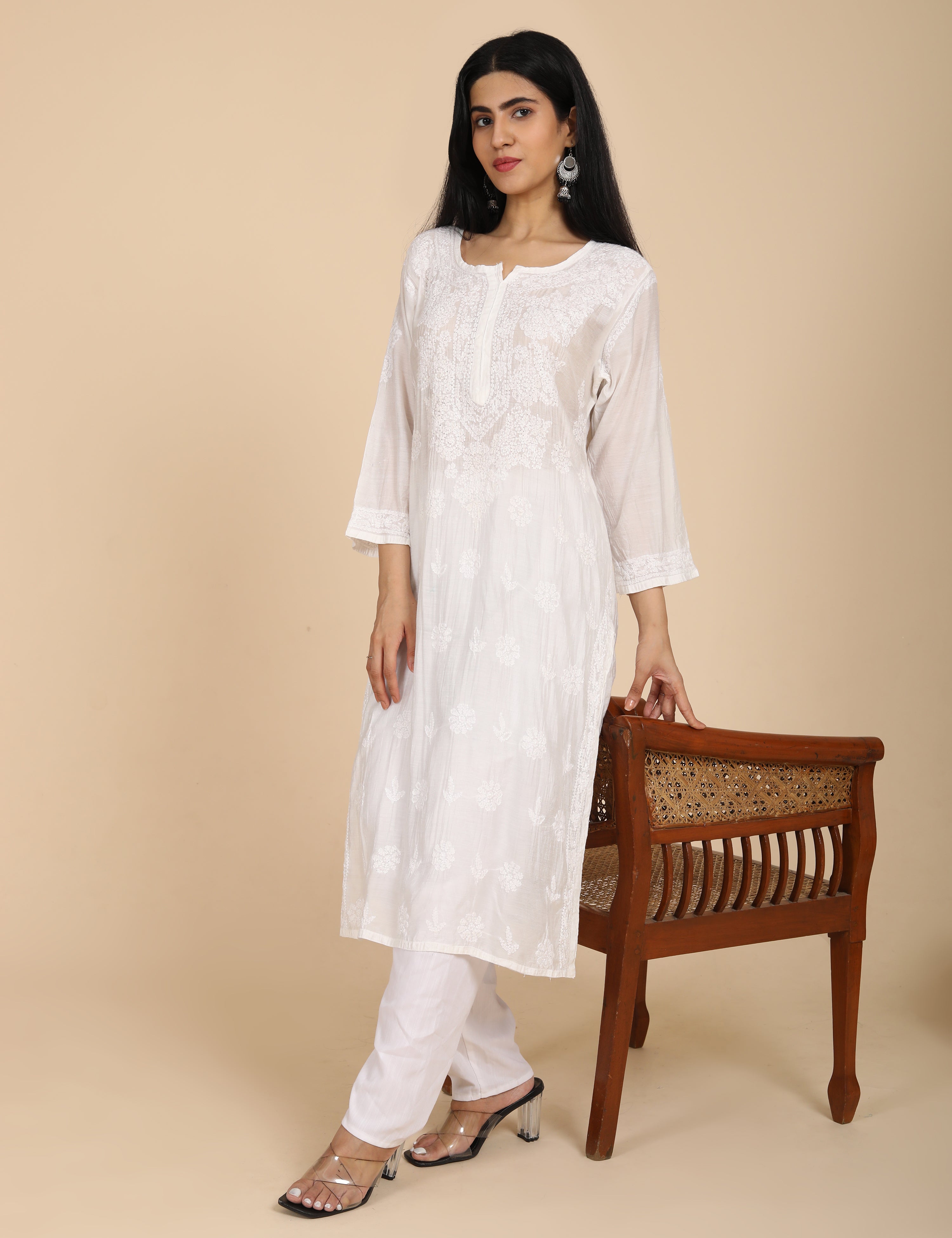 Hassas White Chikankari Kurta