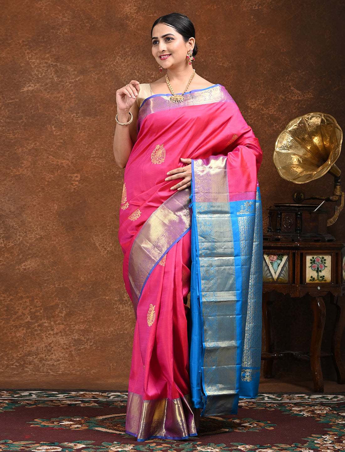 Shailee Fuchsia Kanjeevaram Saree