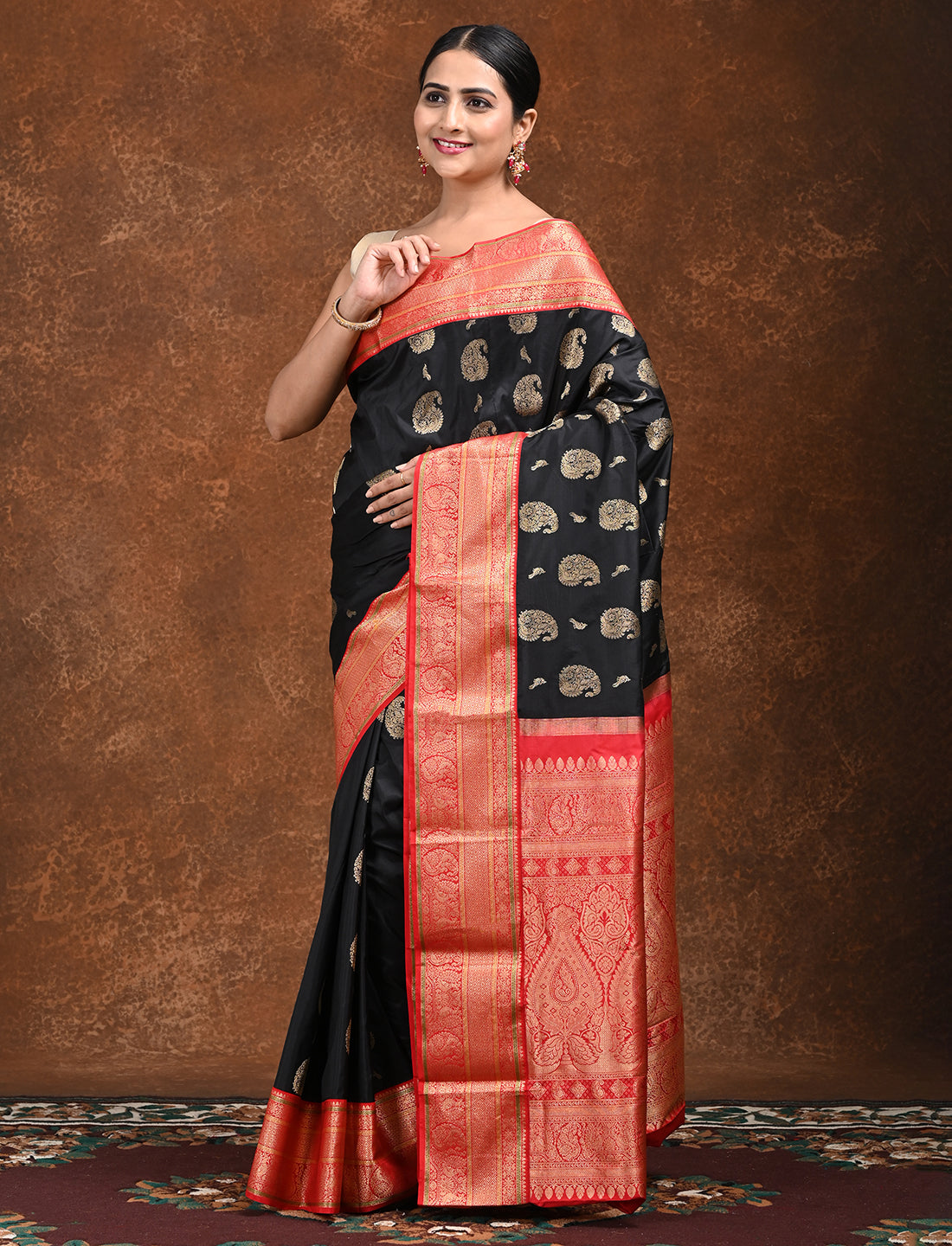 Pratha Black Kanjeevaram Saree