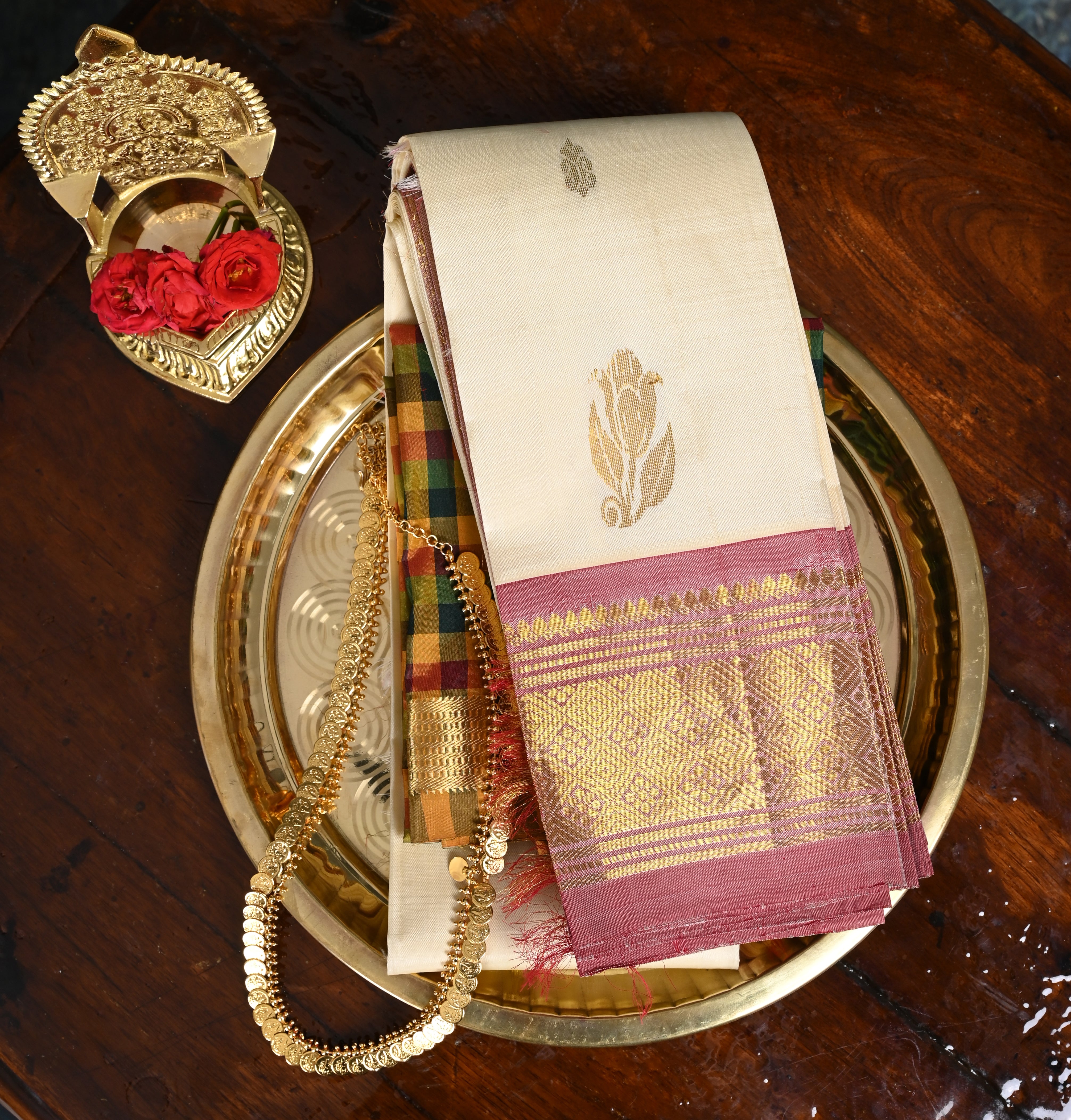 Pratha Off White Kanjeevaram Saree