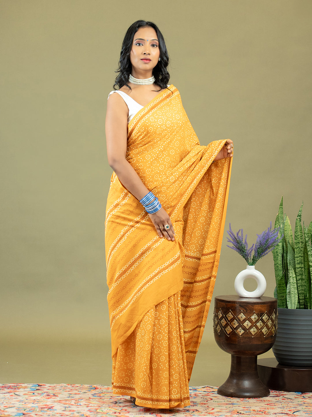 Taru Mustard Dabu Saree