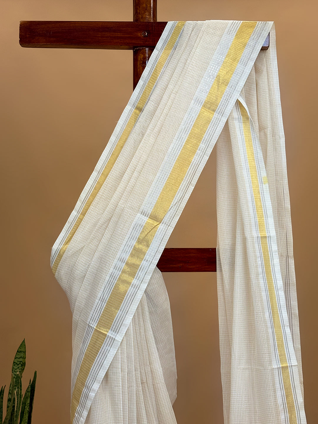Nanu Kattam White Venkatagiri Saree