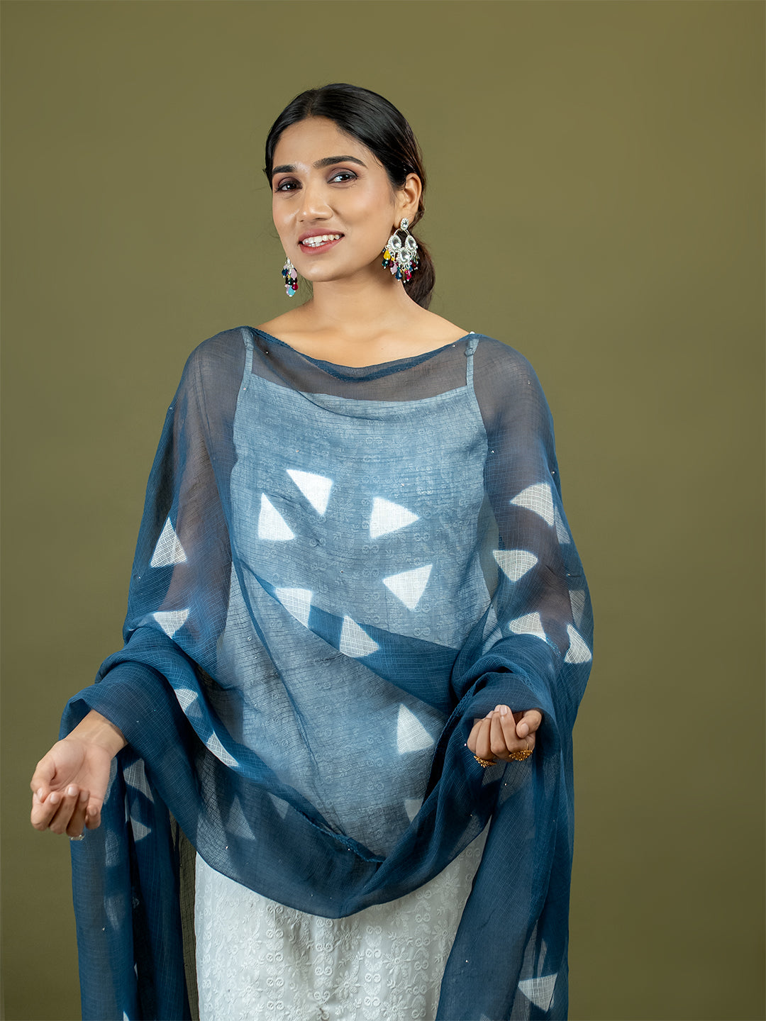 Chhayaa Navy Shibori Dupatta