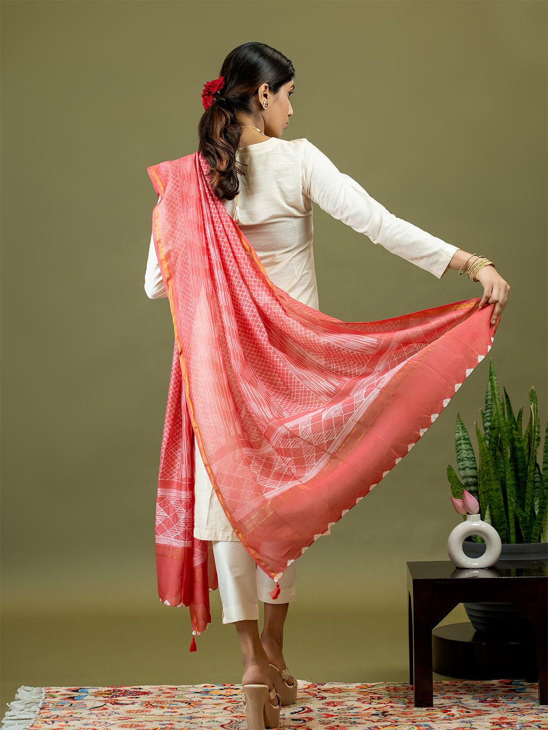 Rangrez Pink Shibori Dupatta