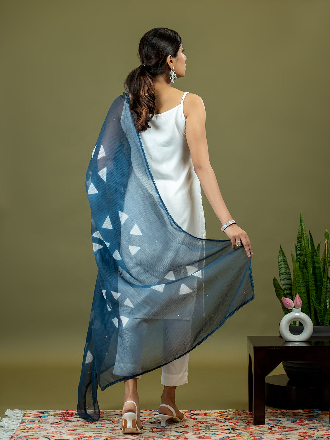 Chhayaa Navy Shibori Dupatta
