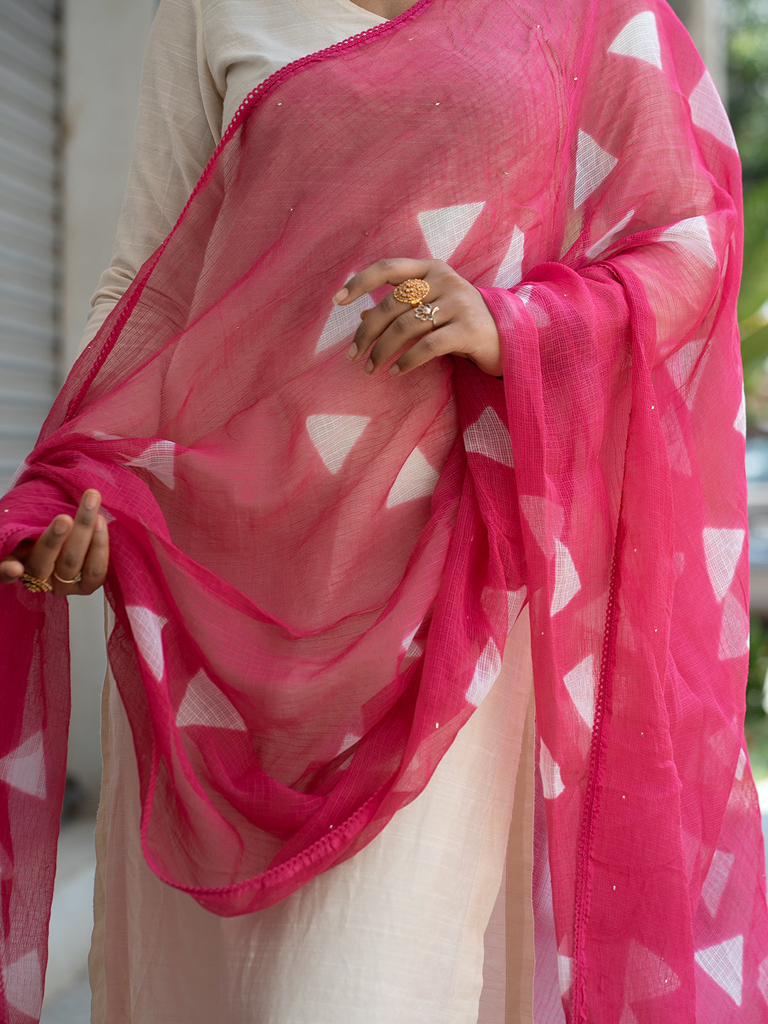 Chhayaa Fuchsia Shibori Dupatta