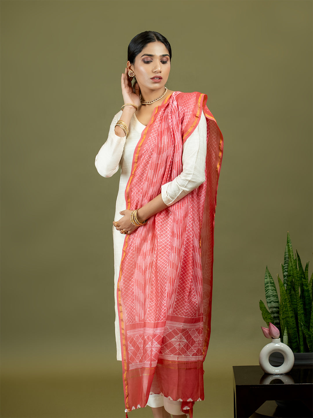Rangrez Pink Shibori Dupatta