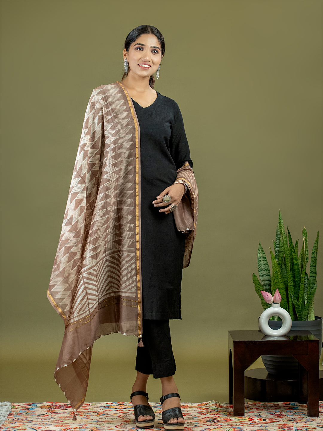 Rangrez Brown Shibori Dupatta